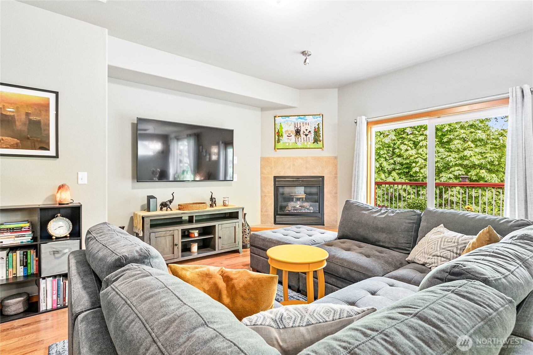 2091 Calico Loop Property Photo 9