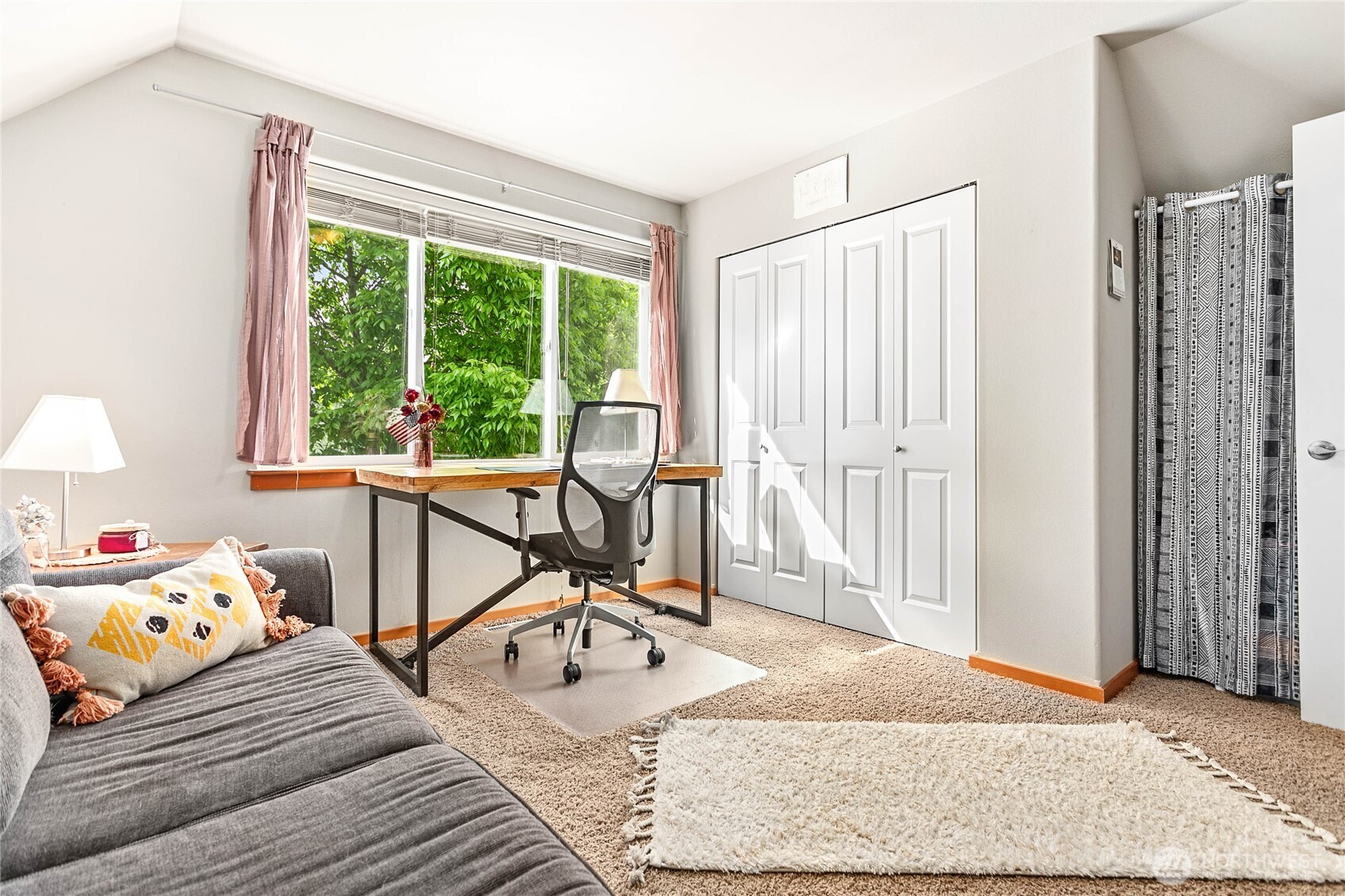 2091 Calico Loop Property Photo 15