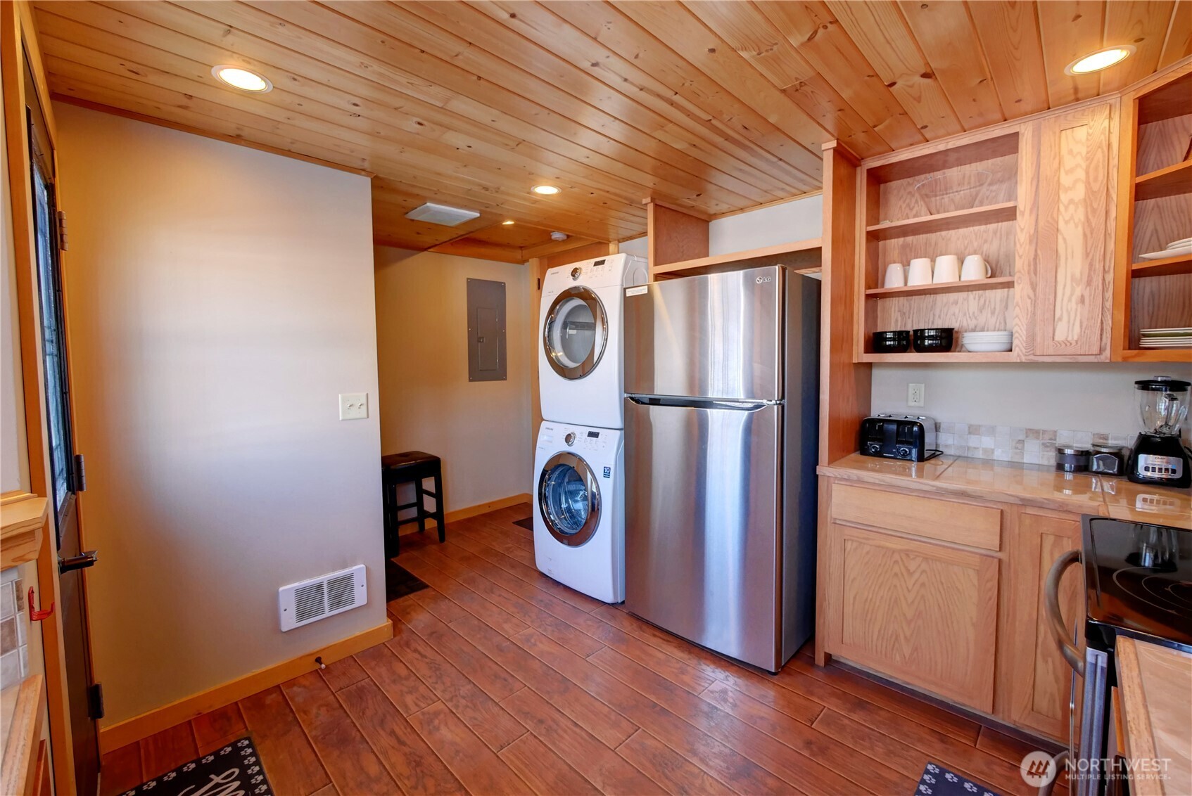 115 Johnson Street 1,2,3 Property Photo 18