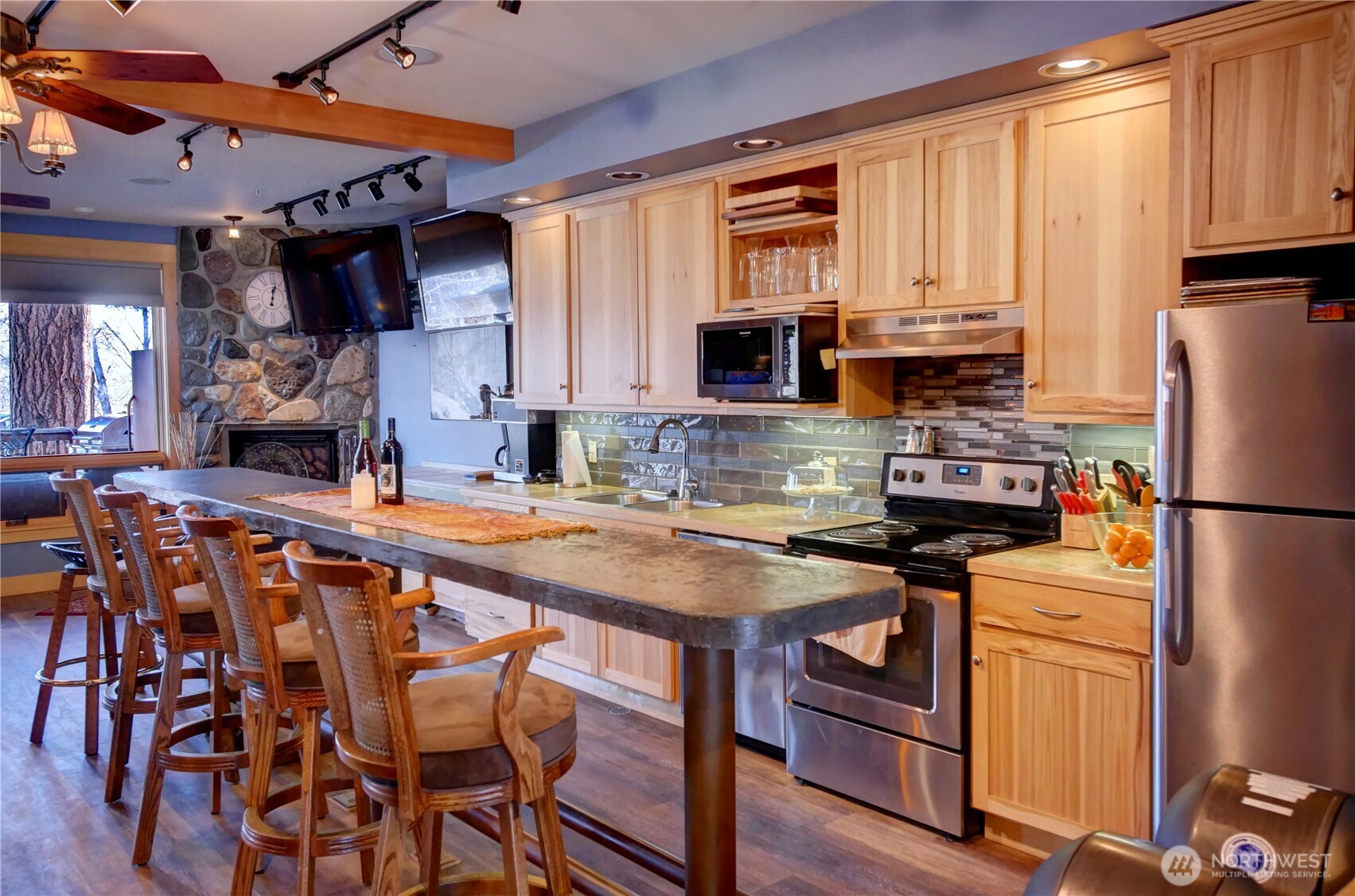 115 Johnson Street 1,2,3 Property Photo 33