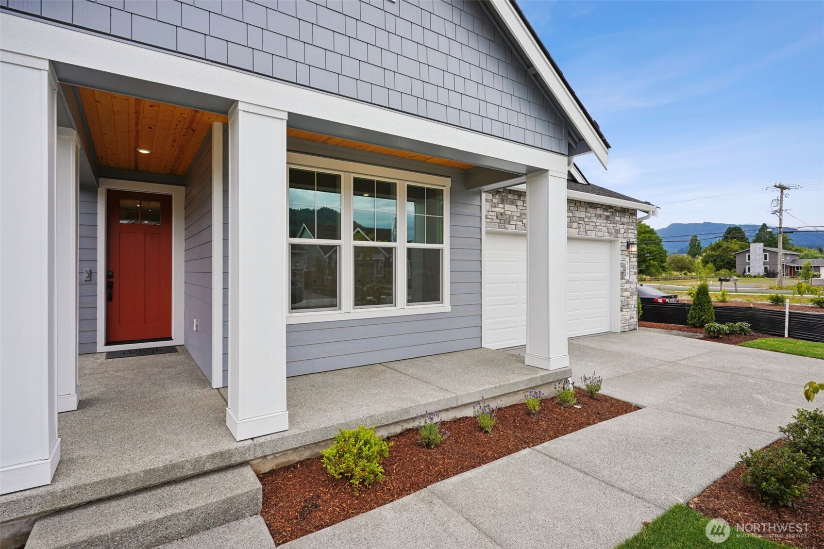 527 Thompson Drive Property Photo 4