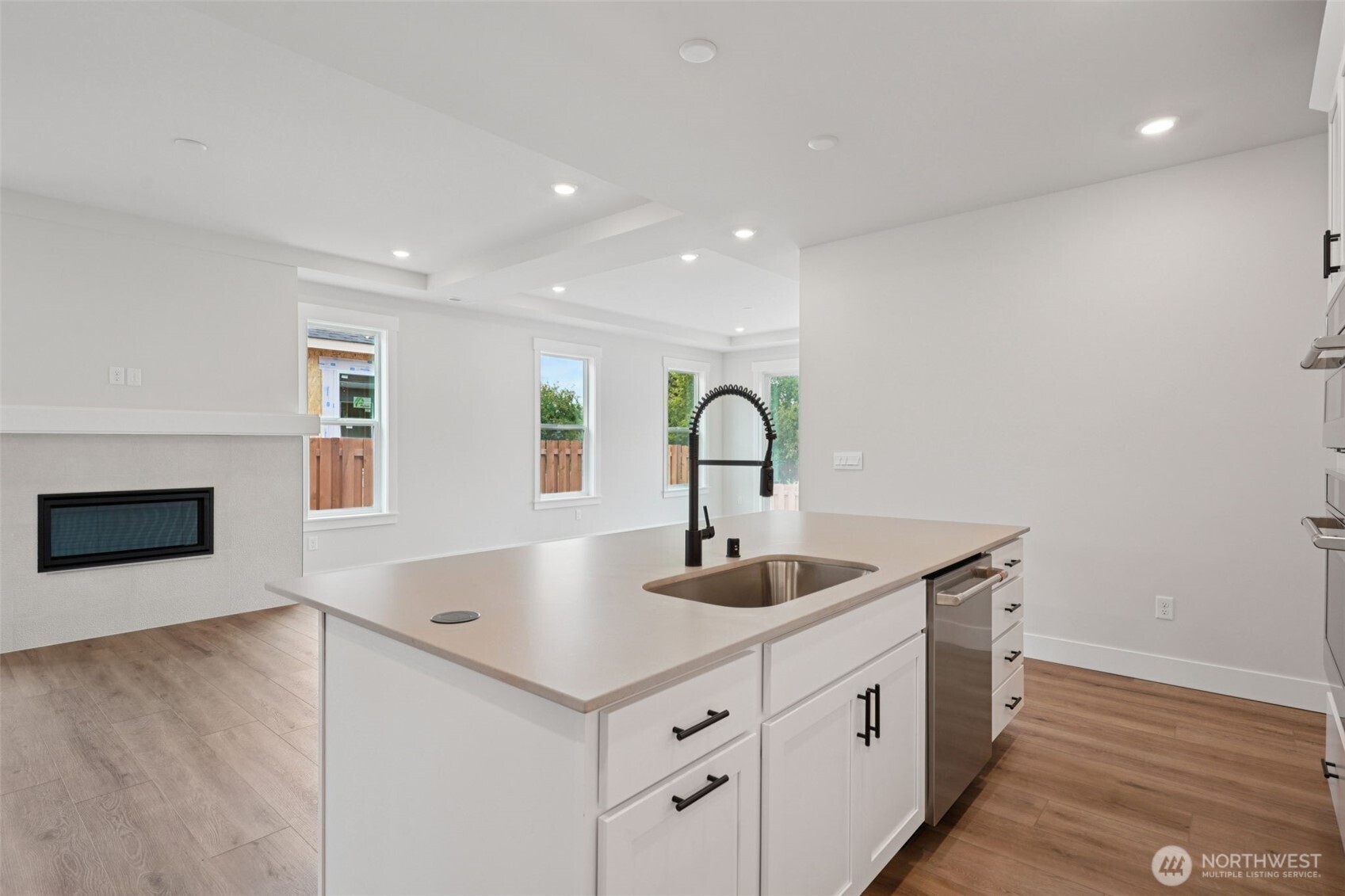 527 Thompson Drive Property Photo 17