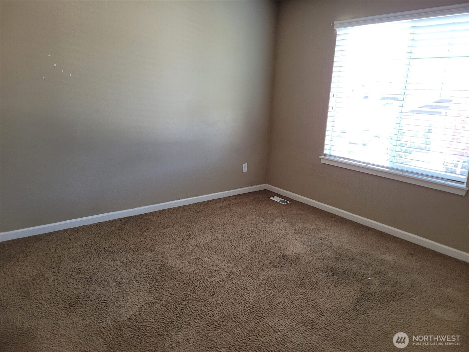 1434 Bedstone Drive Property Photo 6