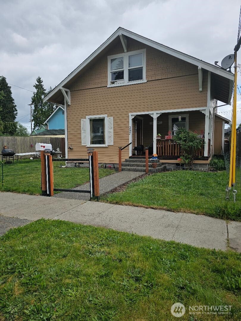 207 Buckner Street Property Photo
