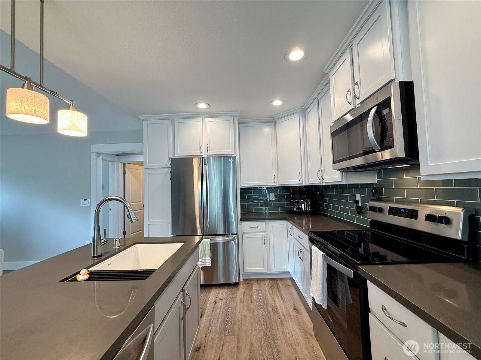 335 N Wynoochee Drive Property Photo 11