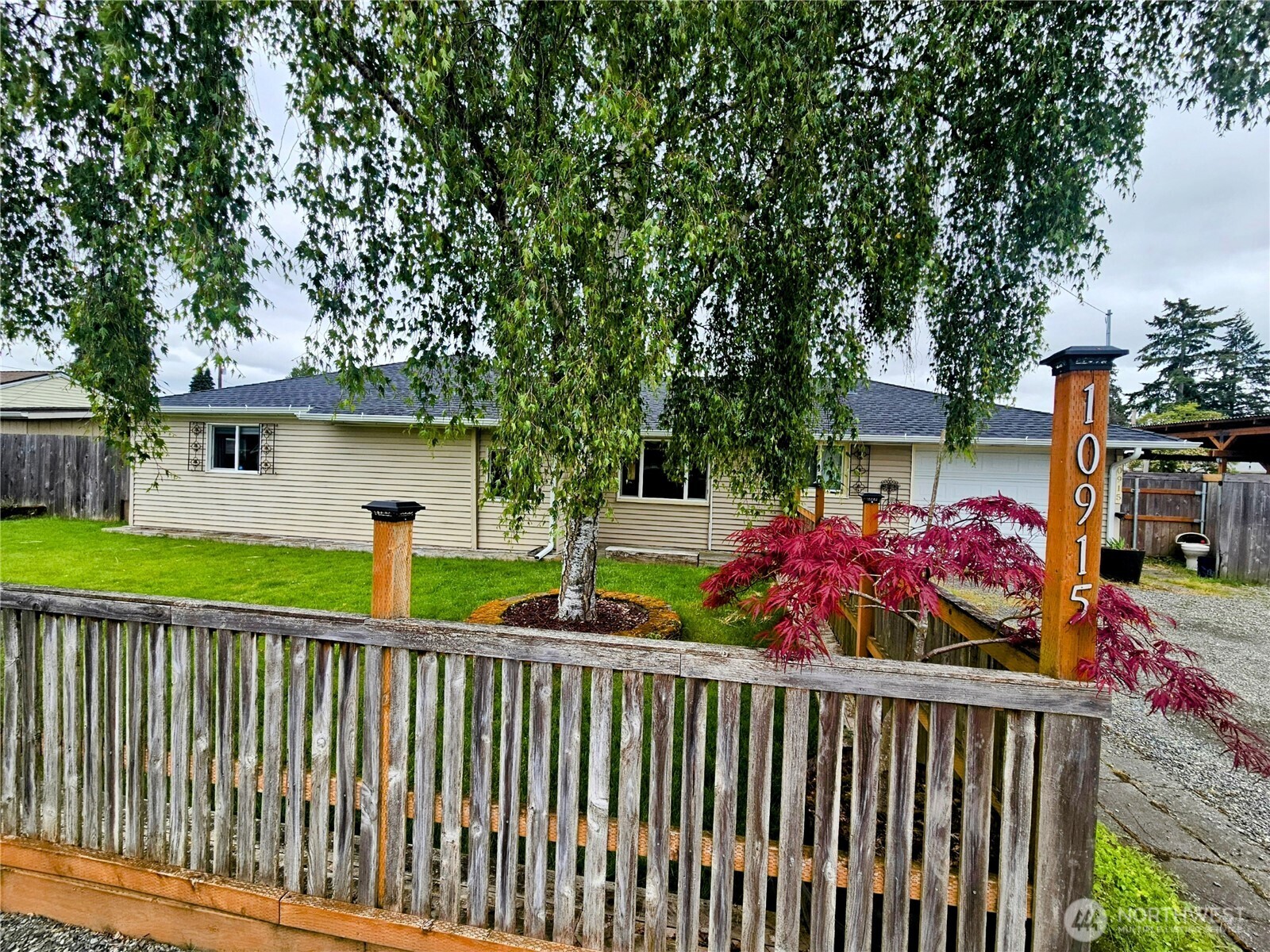 10915 Davisson Road Property Photo 3