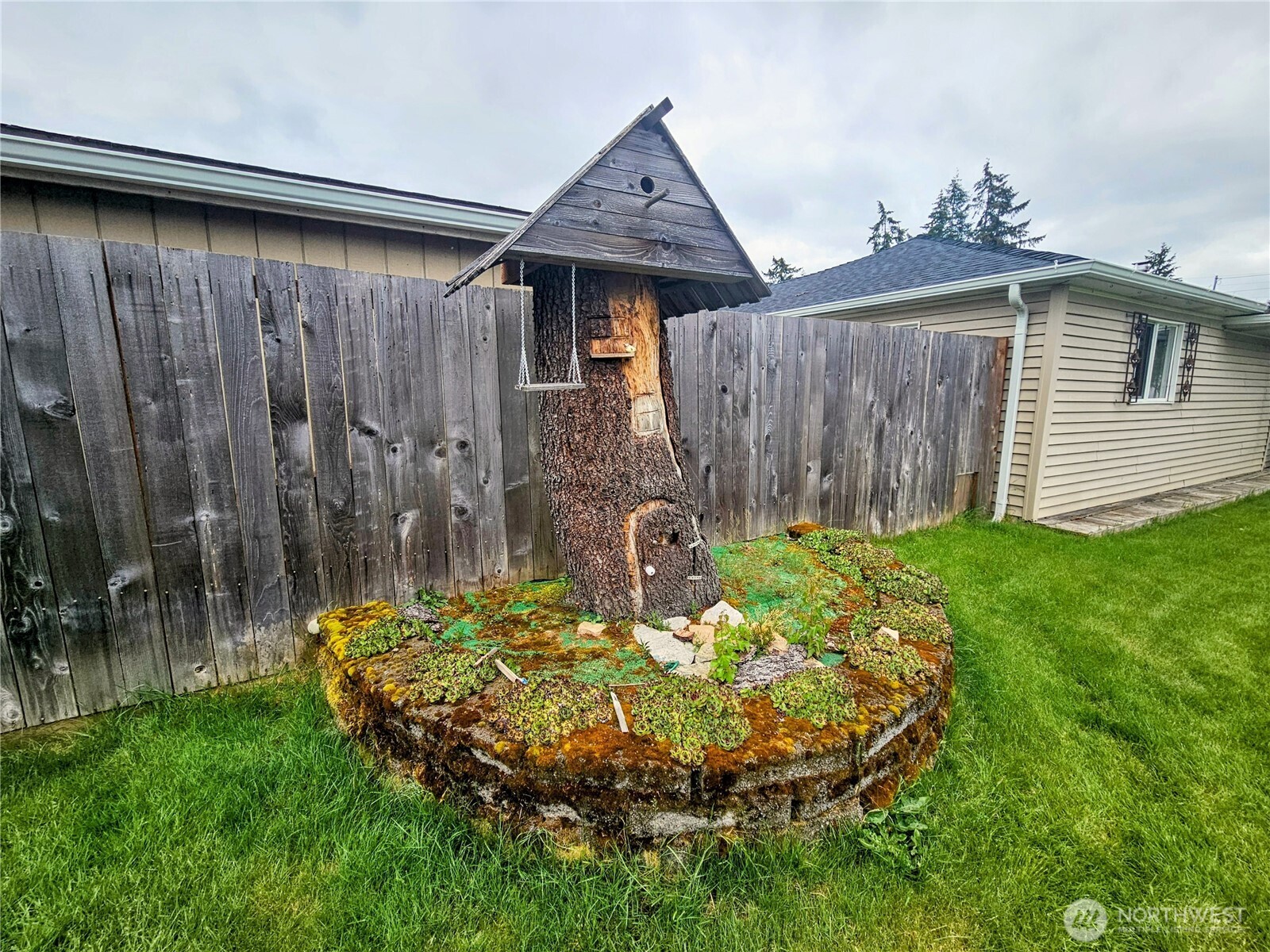 10915 Davisson Road Property Photo 5