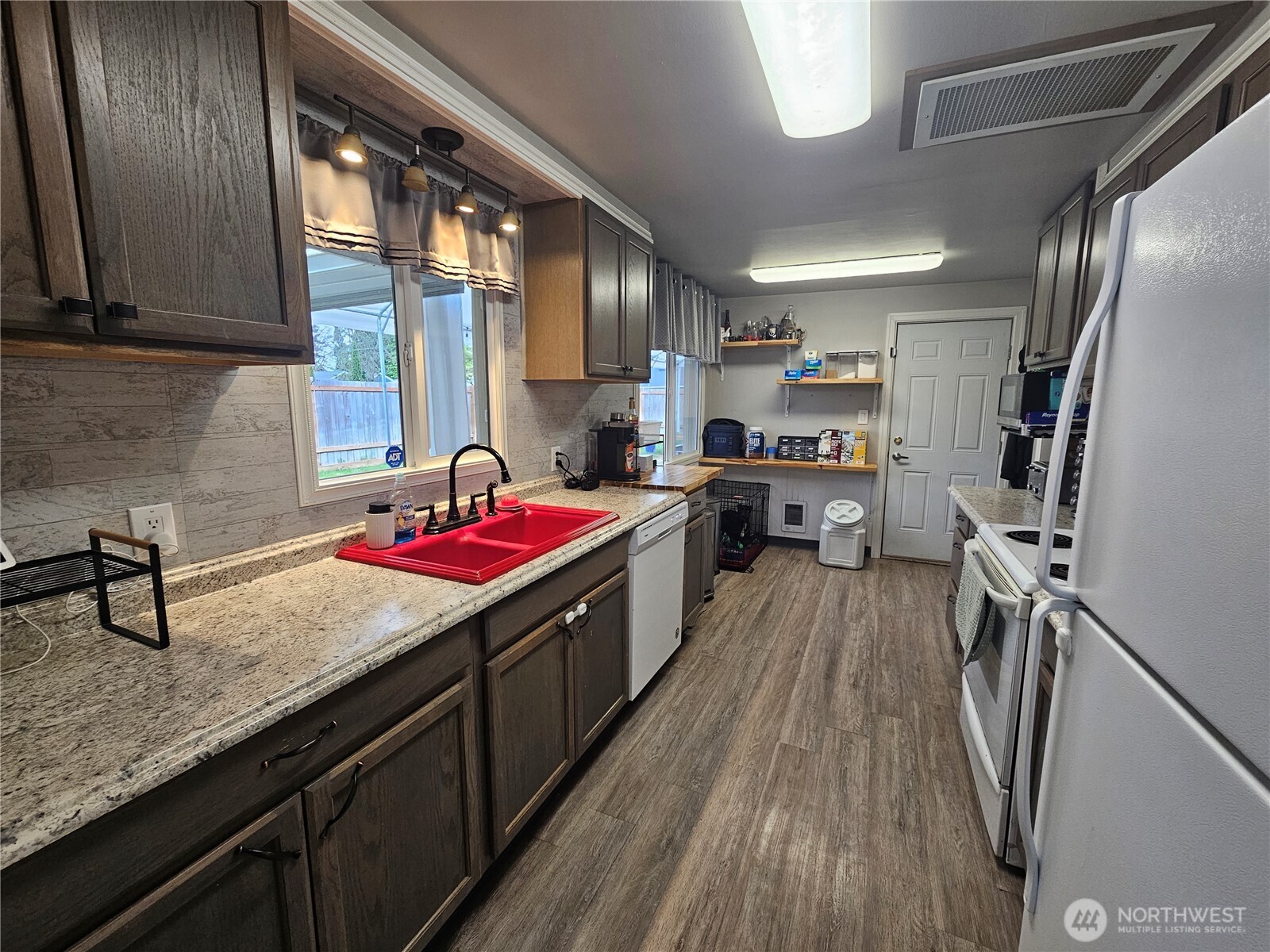 10915 Davisson Road Property Photo 11