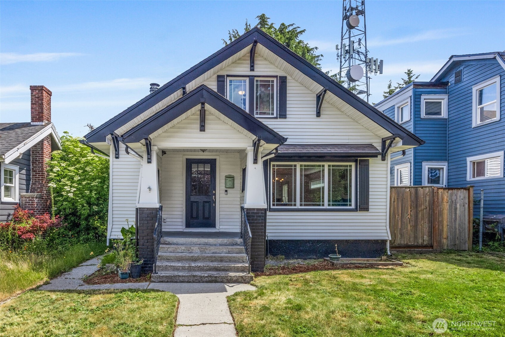 945 S Ridgewood Avenue Property Photo 1