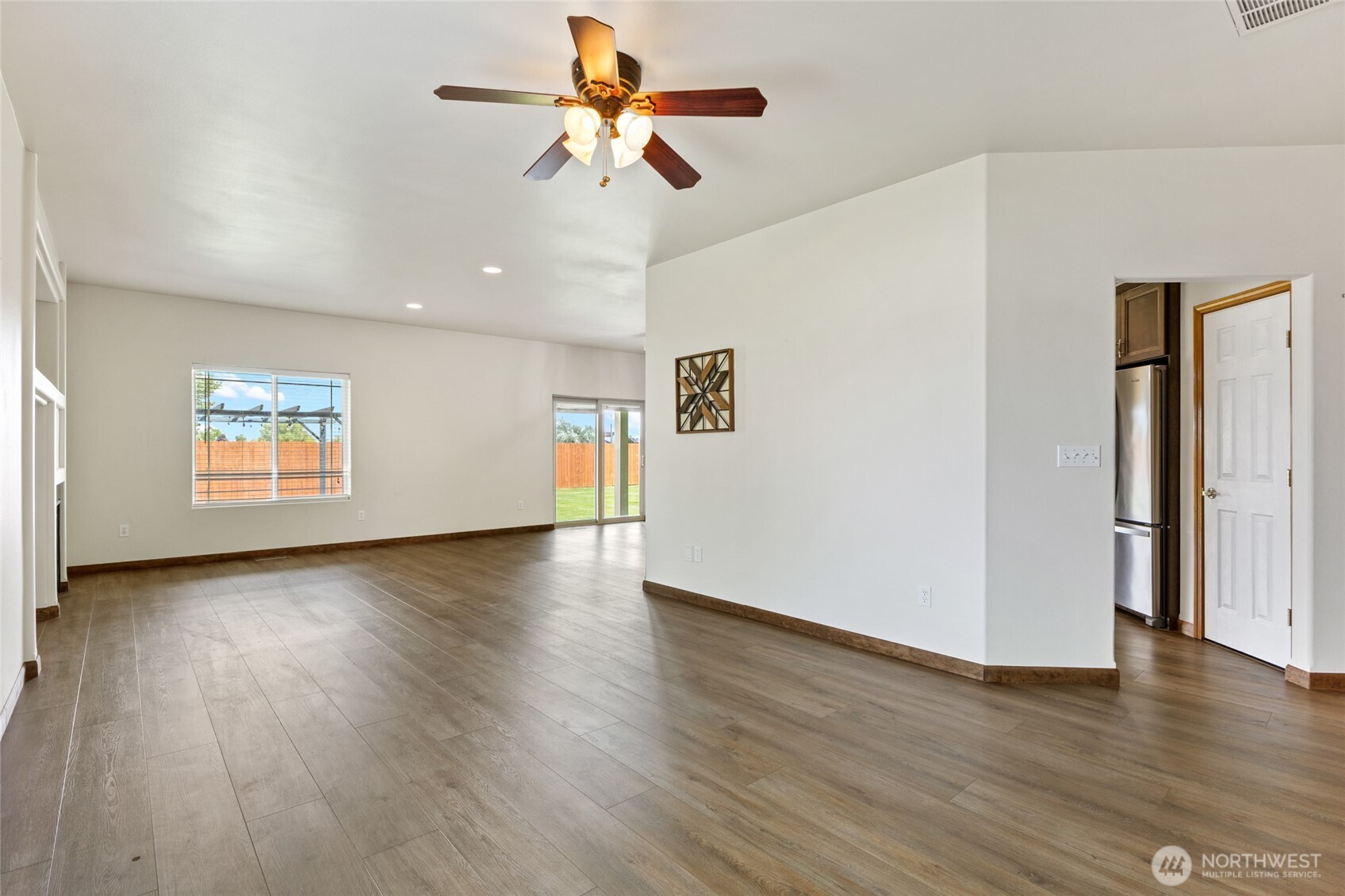 121 Scenic Drive Property Photo 7