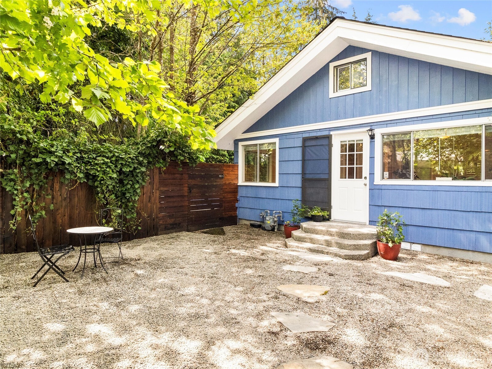 2101 Swanee Circle Property Photo 1