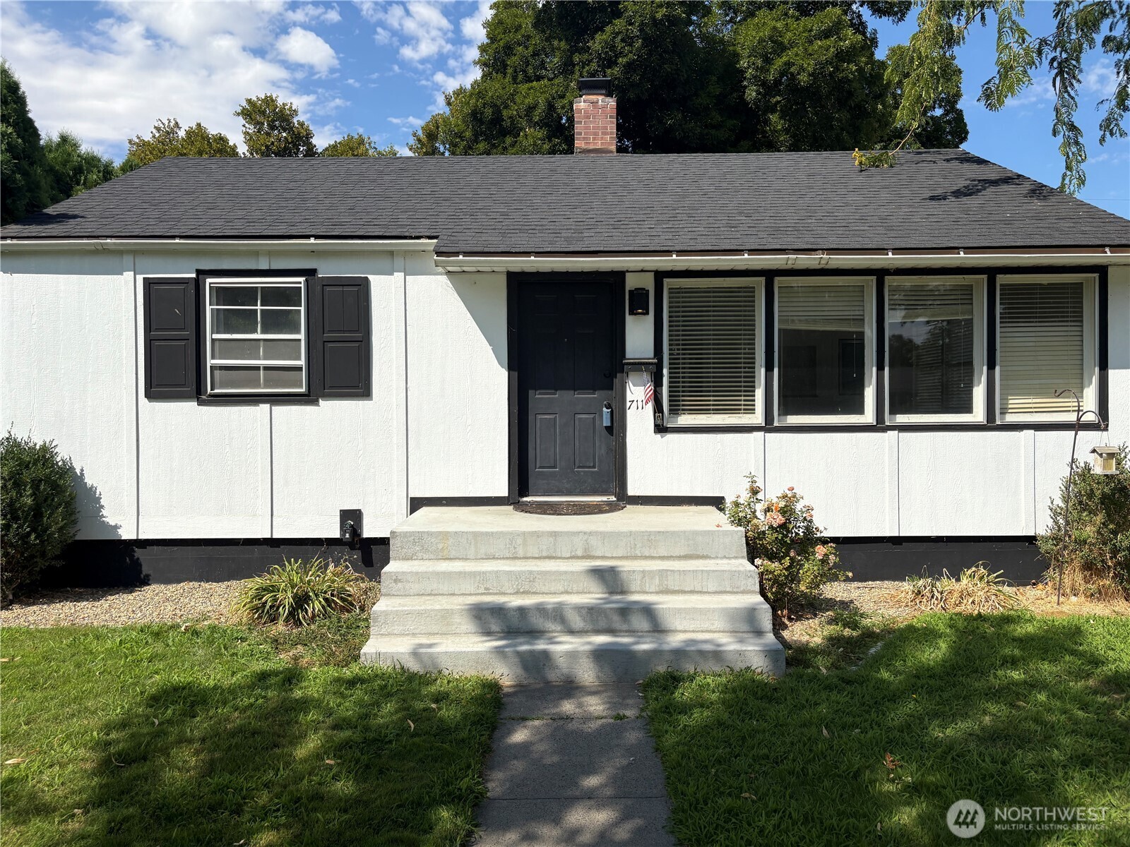 711 Guernsey Street Property Photo 1