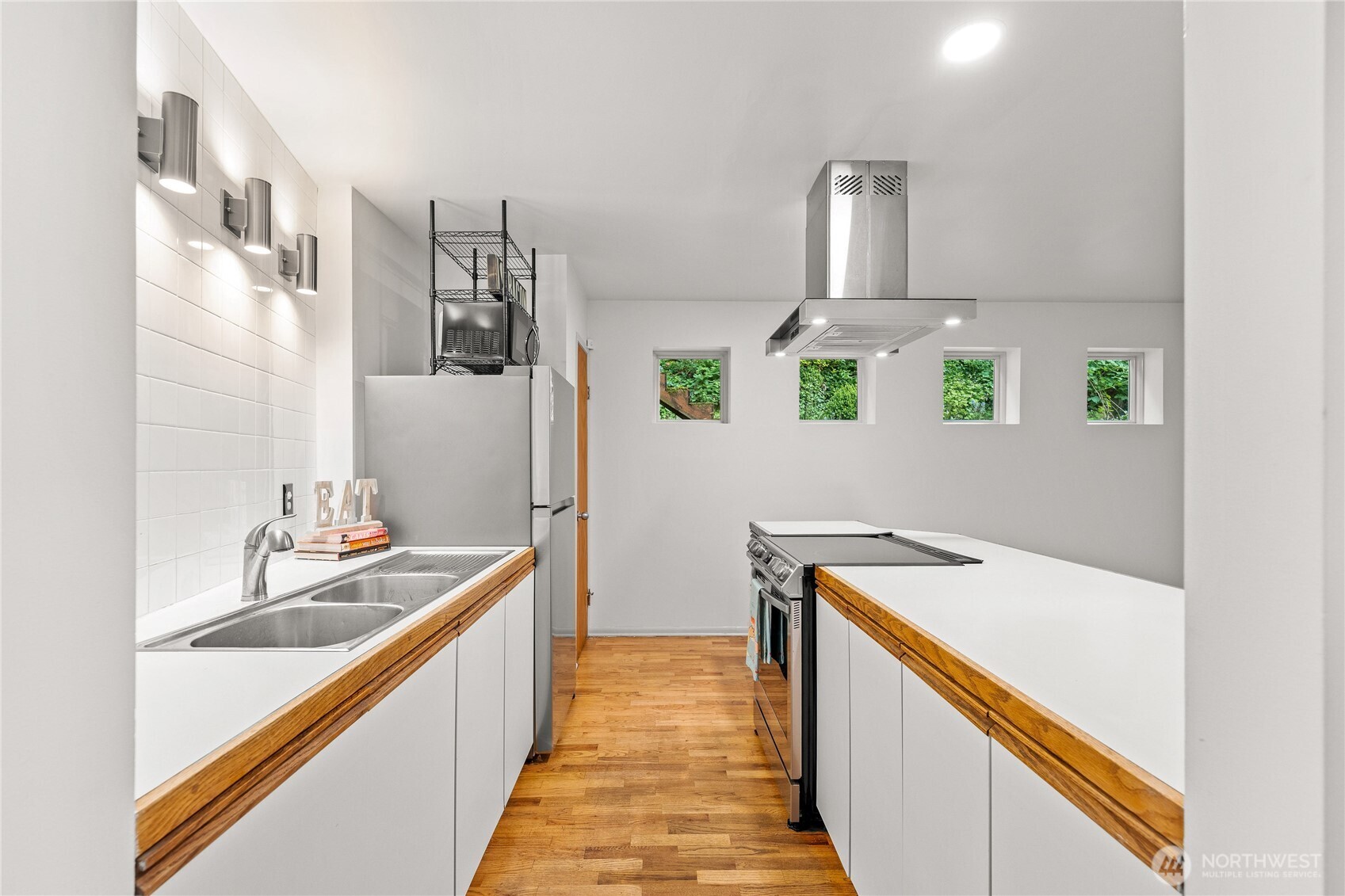 11130 Seola Beach Drive Property Photo 14