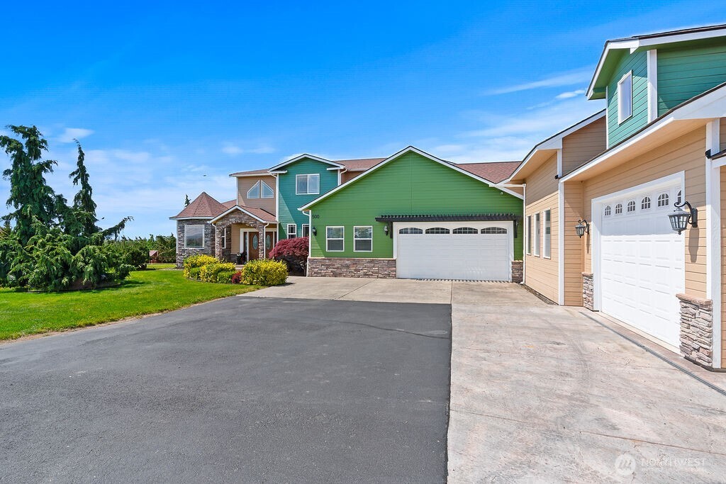 500 St Hilaire Road Property Photo 3