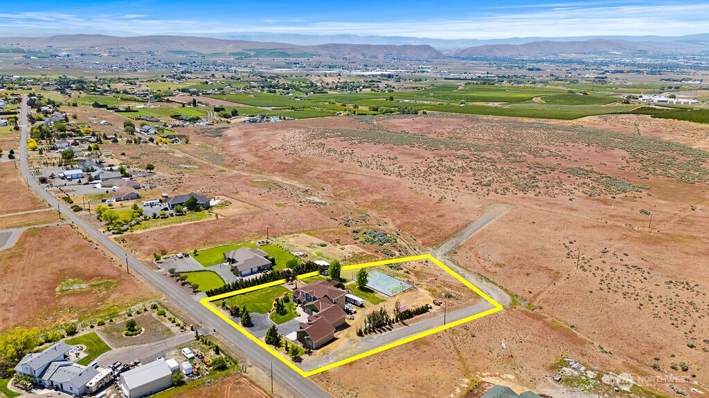 500 St Hilaire Road Property Photo 4