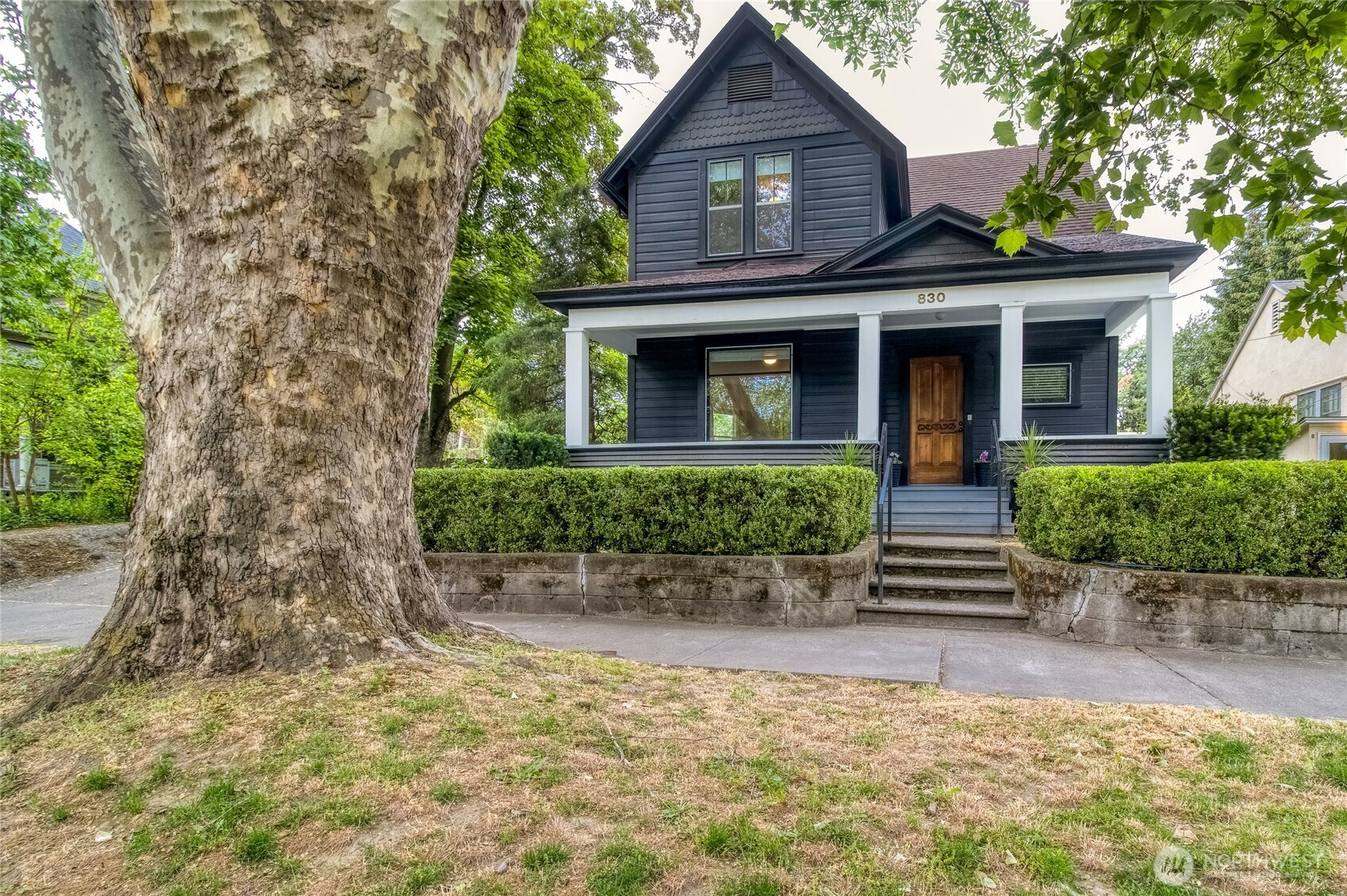 830 Boyer Avenue Property Photo