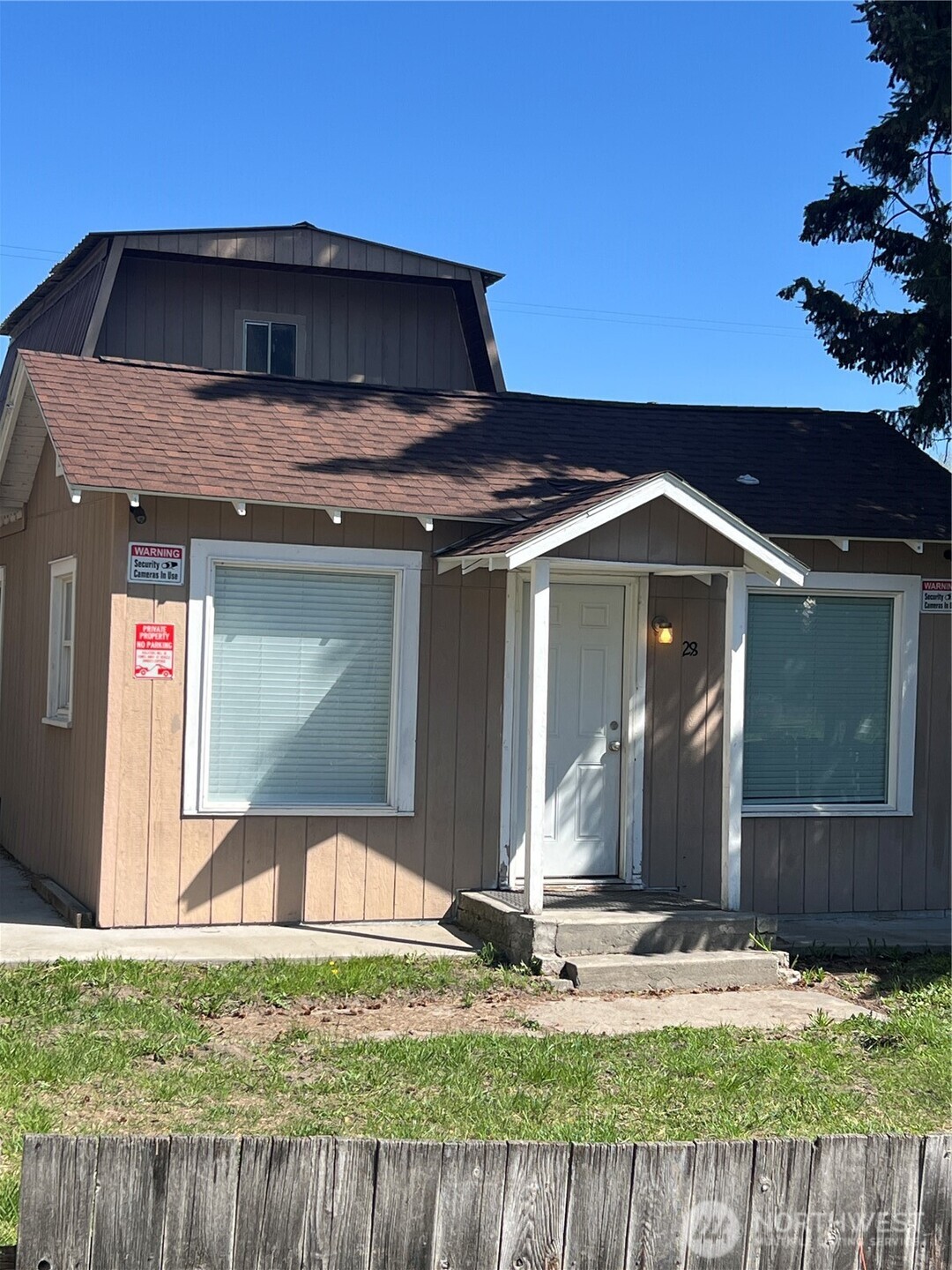 28 N Fir St Property Photo 5