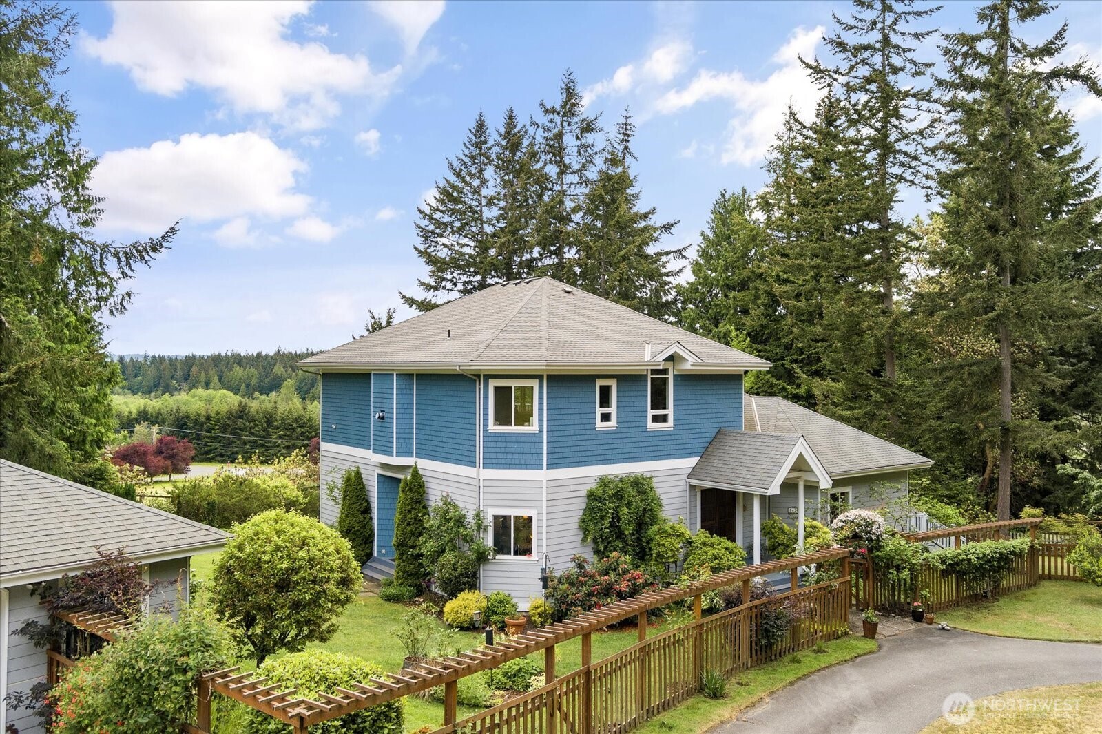 5427 Bayview Road Property Photo 4