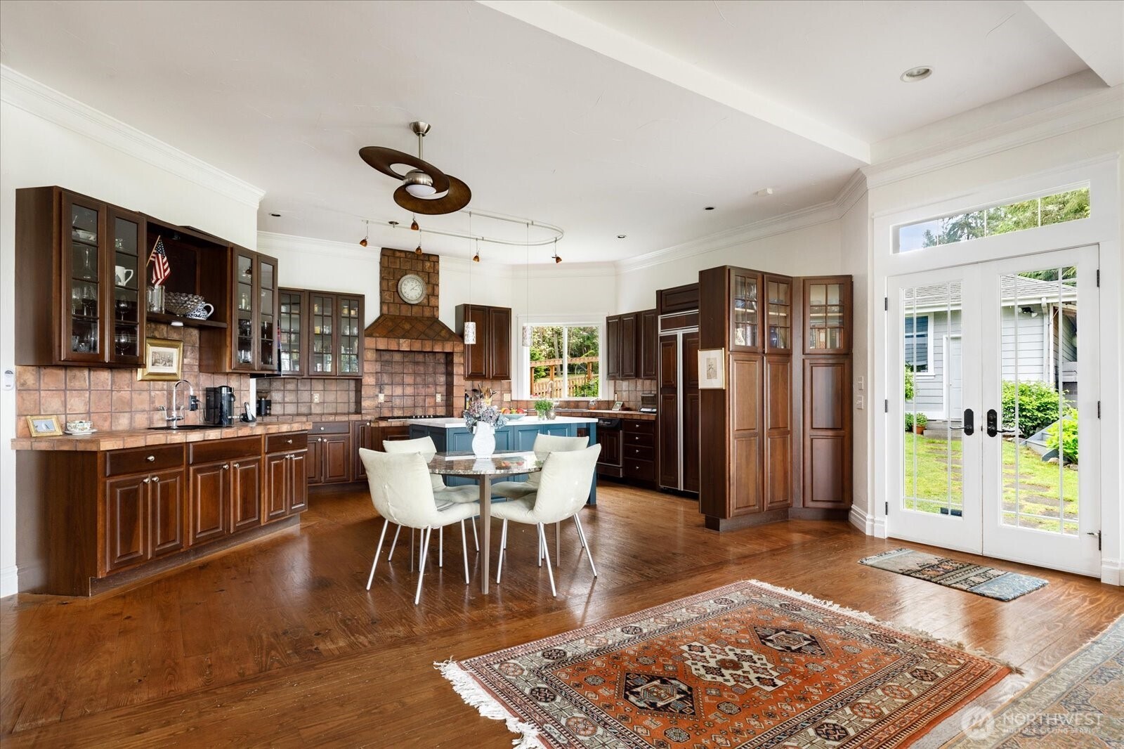 5427 Bayview Road Property Photo 10
