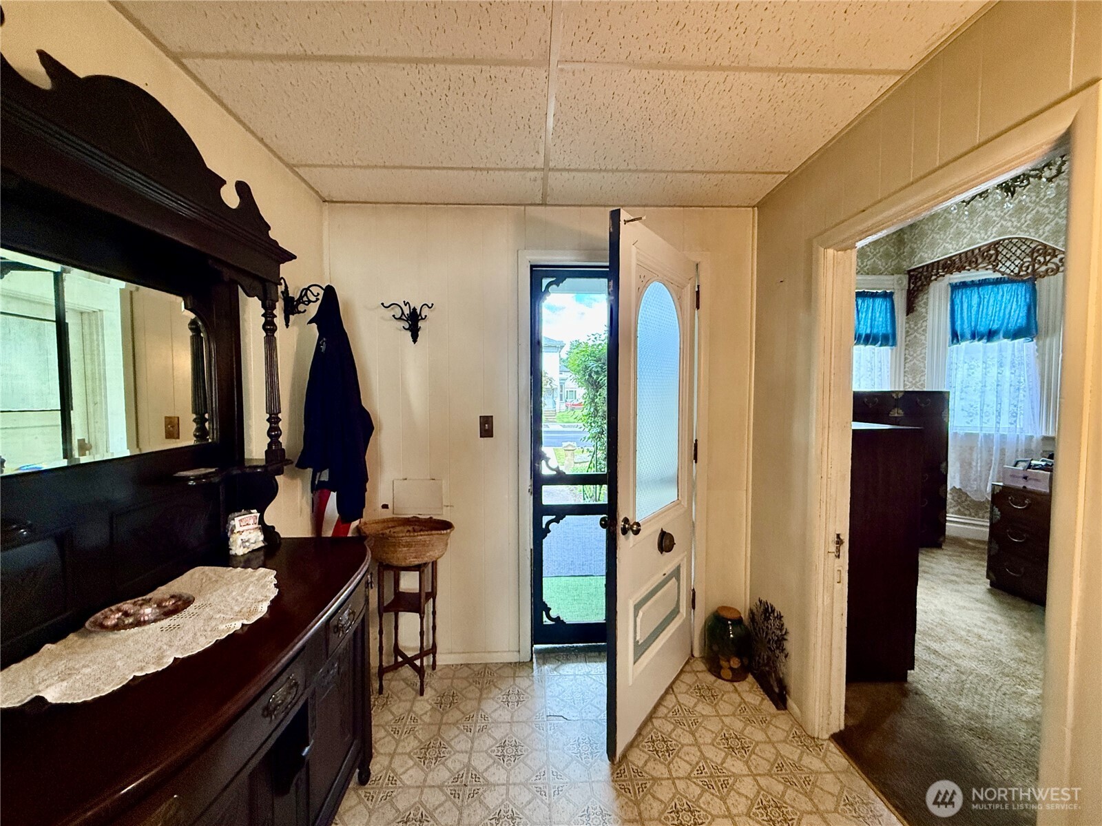 303 307 N 3rd Street Property Photo 6