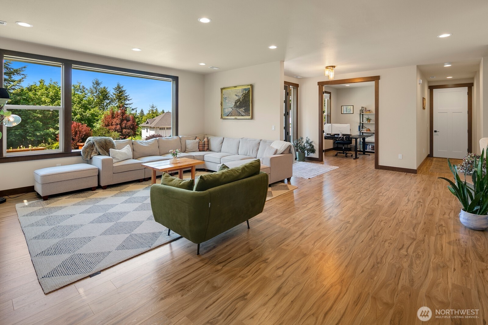 1048 Malvern Hills Drive Property Photo 5