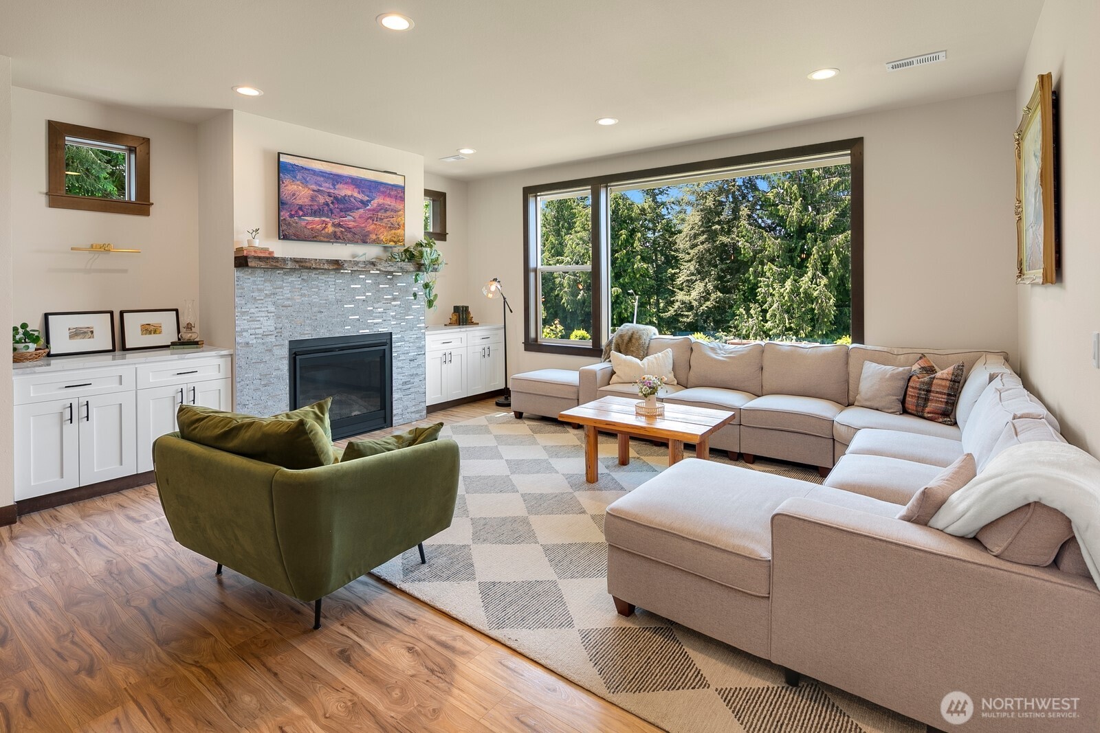 1048 Malvern Hills Drive Property Photo 6