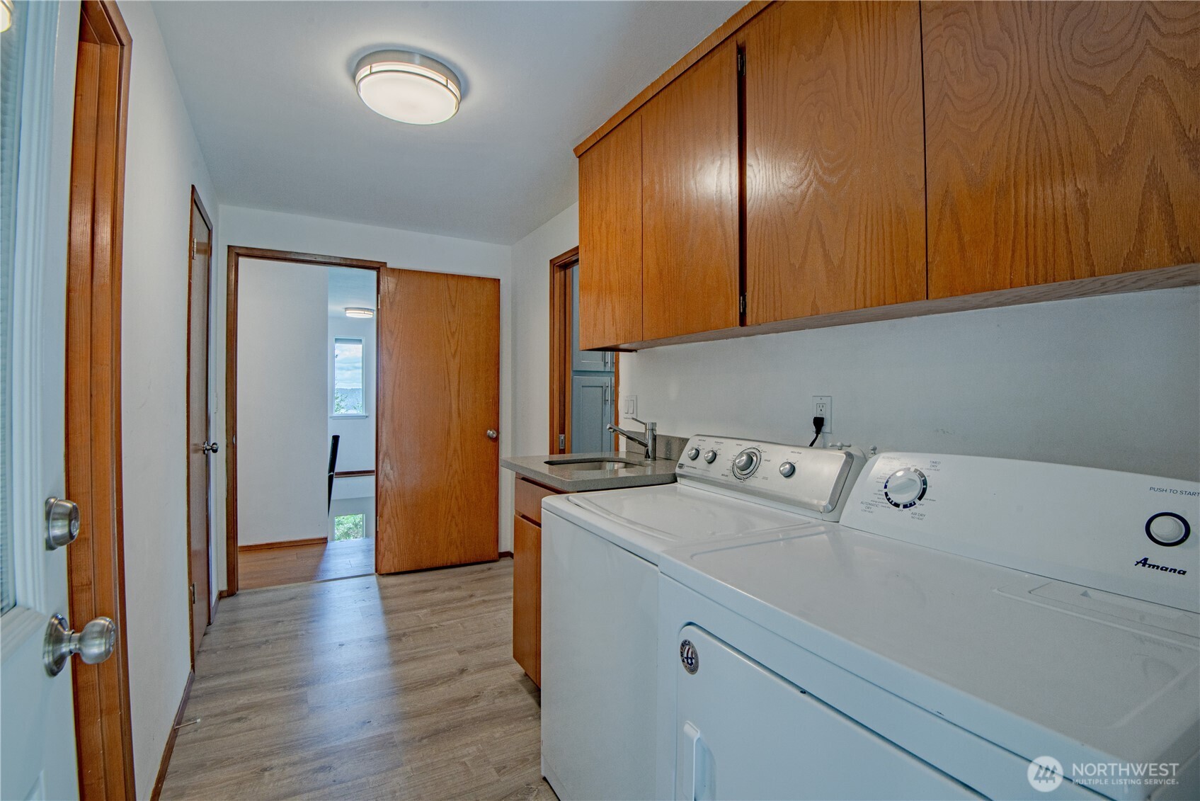 491 N Suncrest Drive Property Photo 4