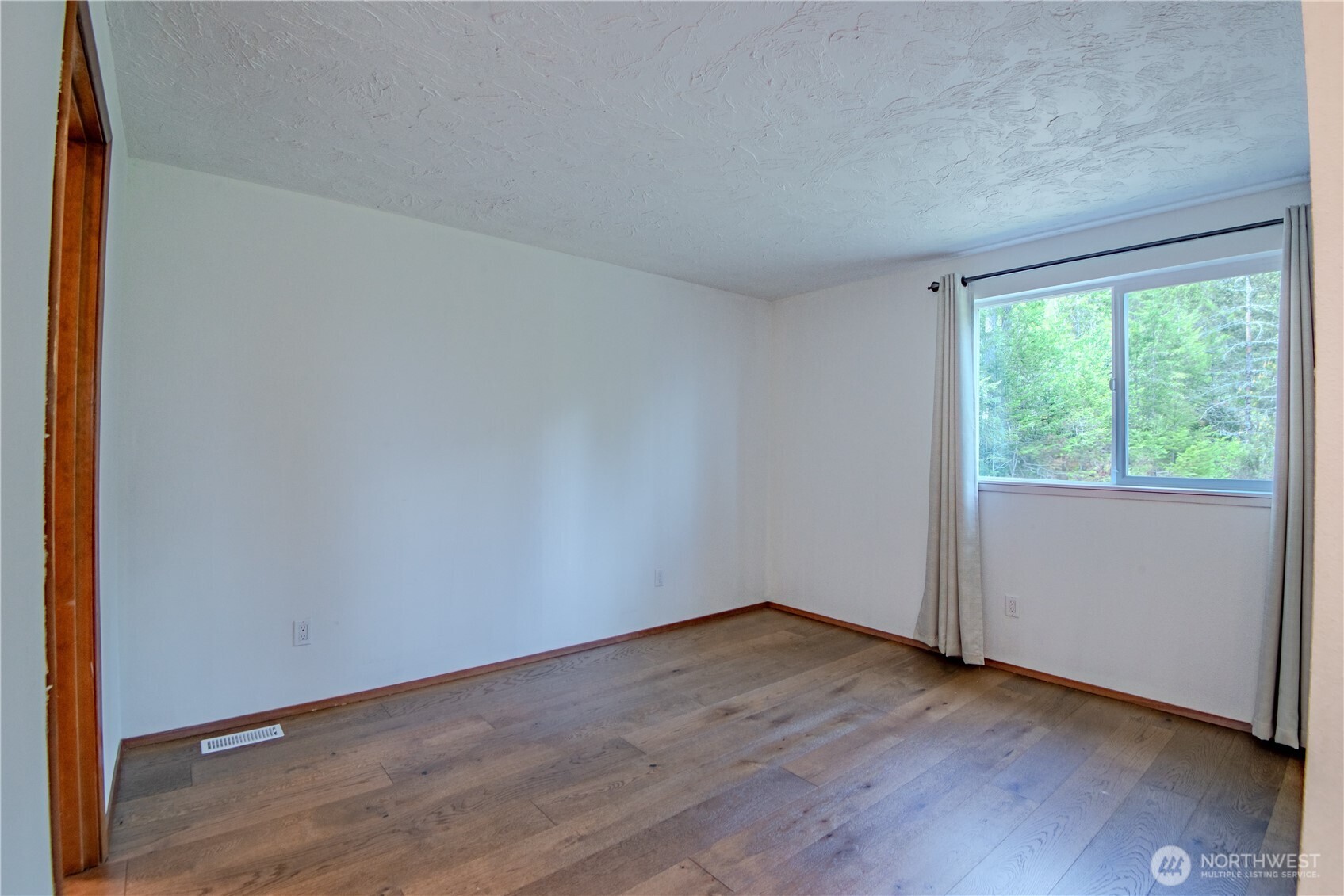 491 N Suncrest Drive Property Photo 14