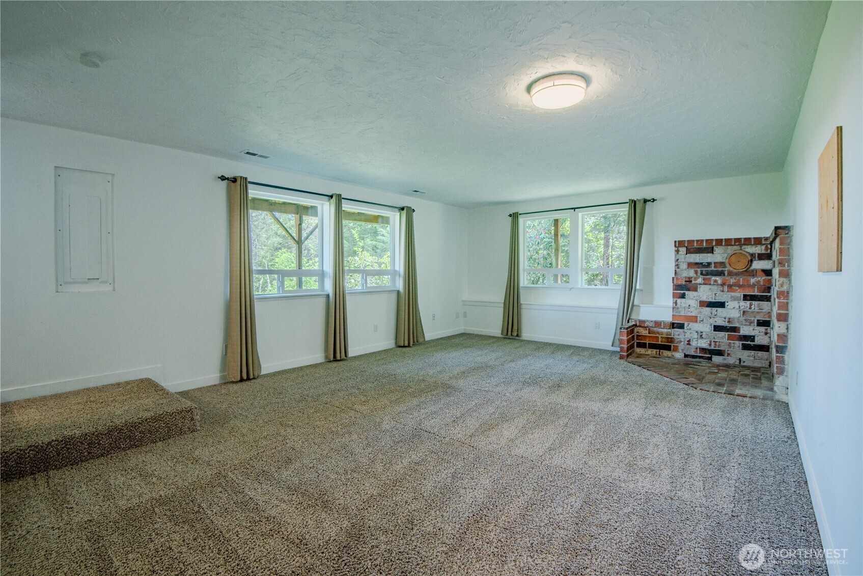 491 N Suncrest Drive Property Photo 27