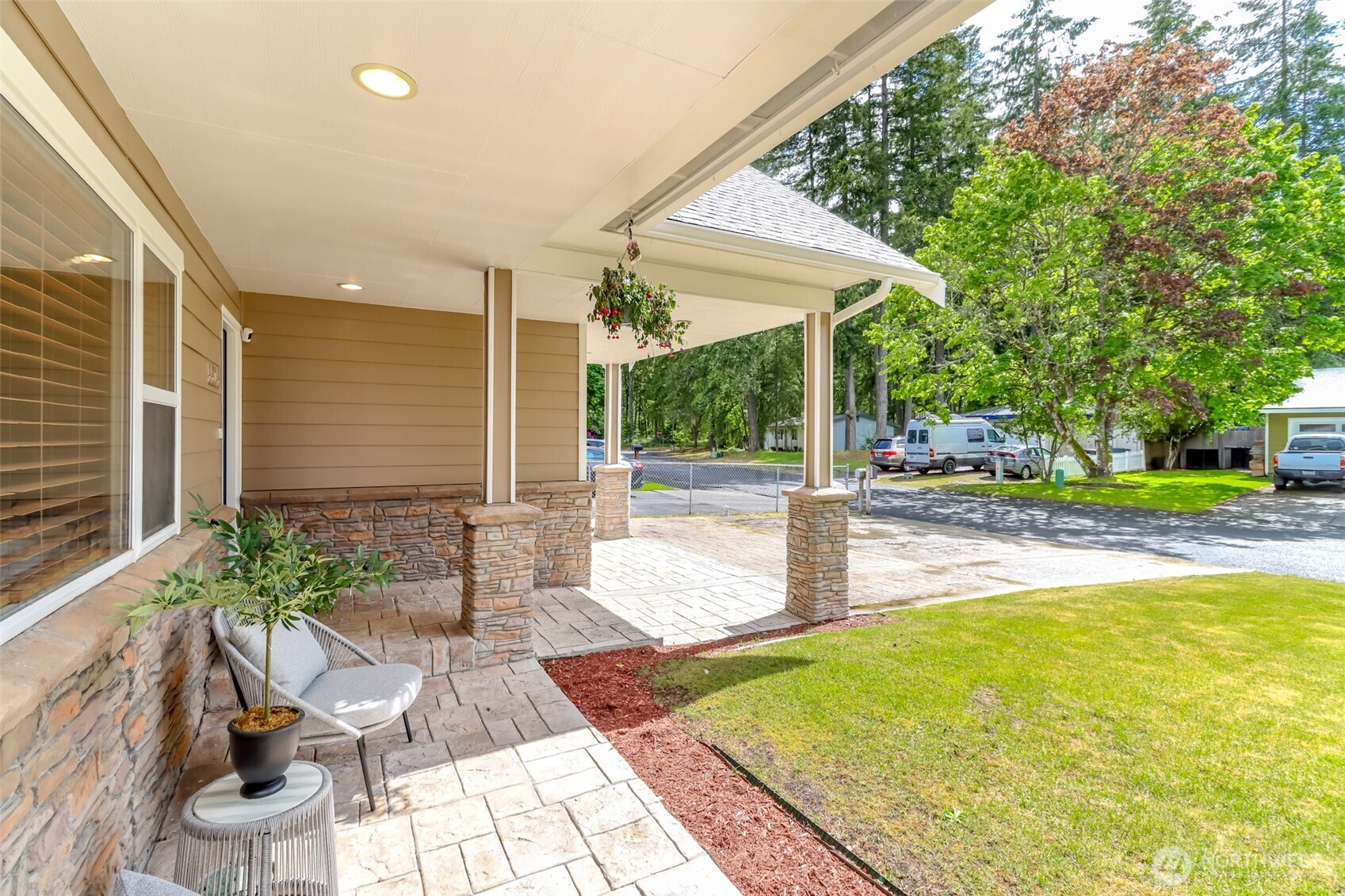 5505 Oxalis Drive Property Photo 8