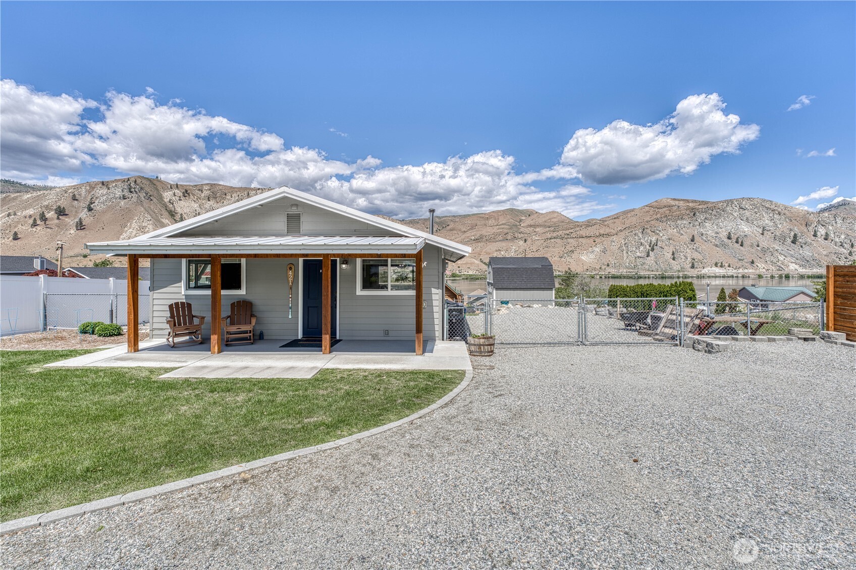 421 Lakeview Drive