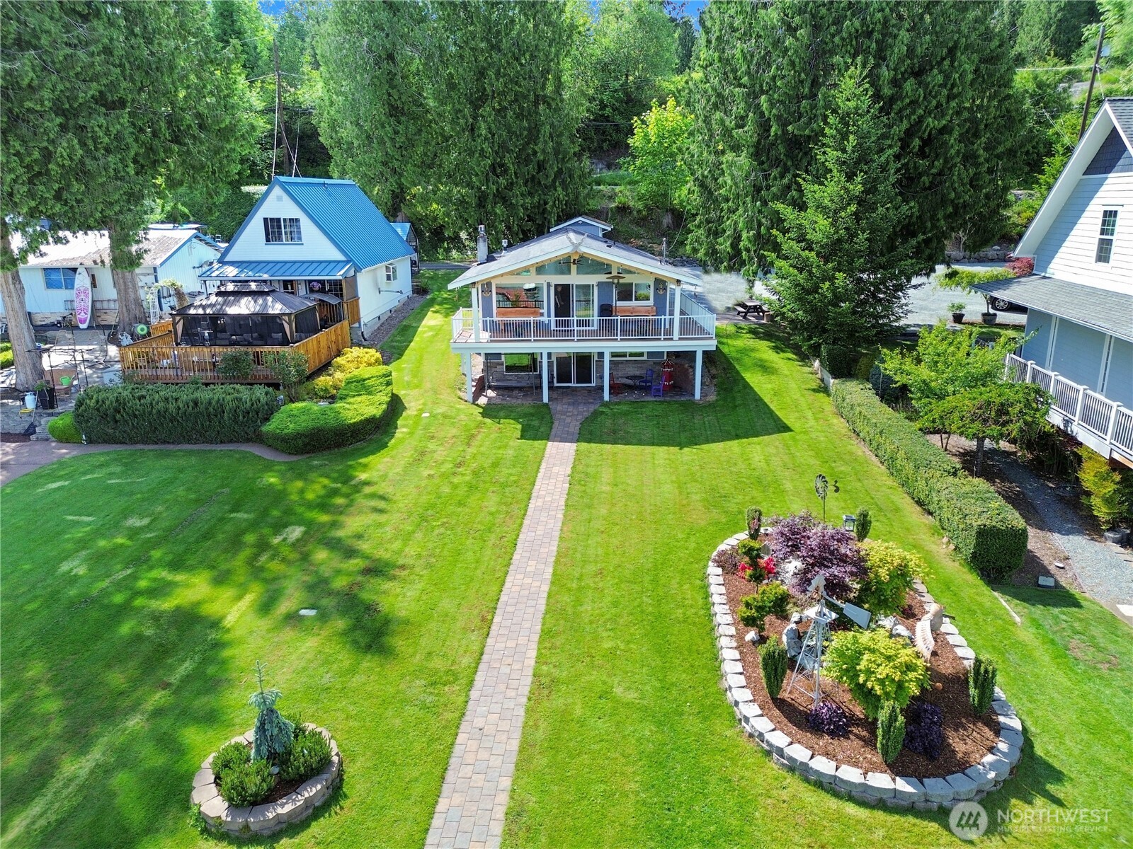 32325 Whitman Lake Drive Property Photo 1