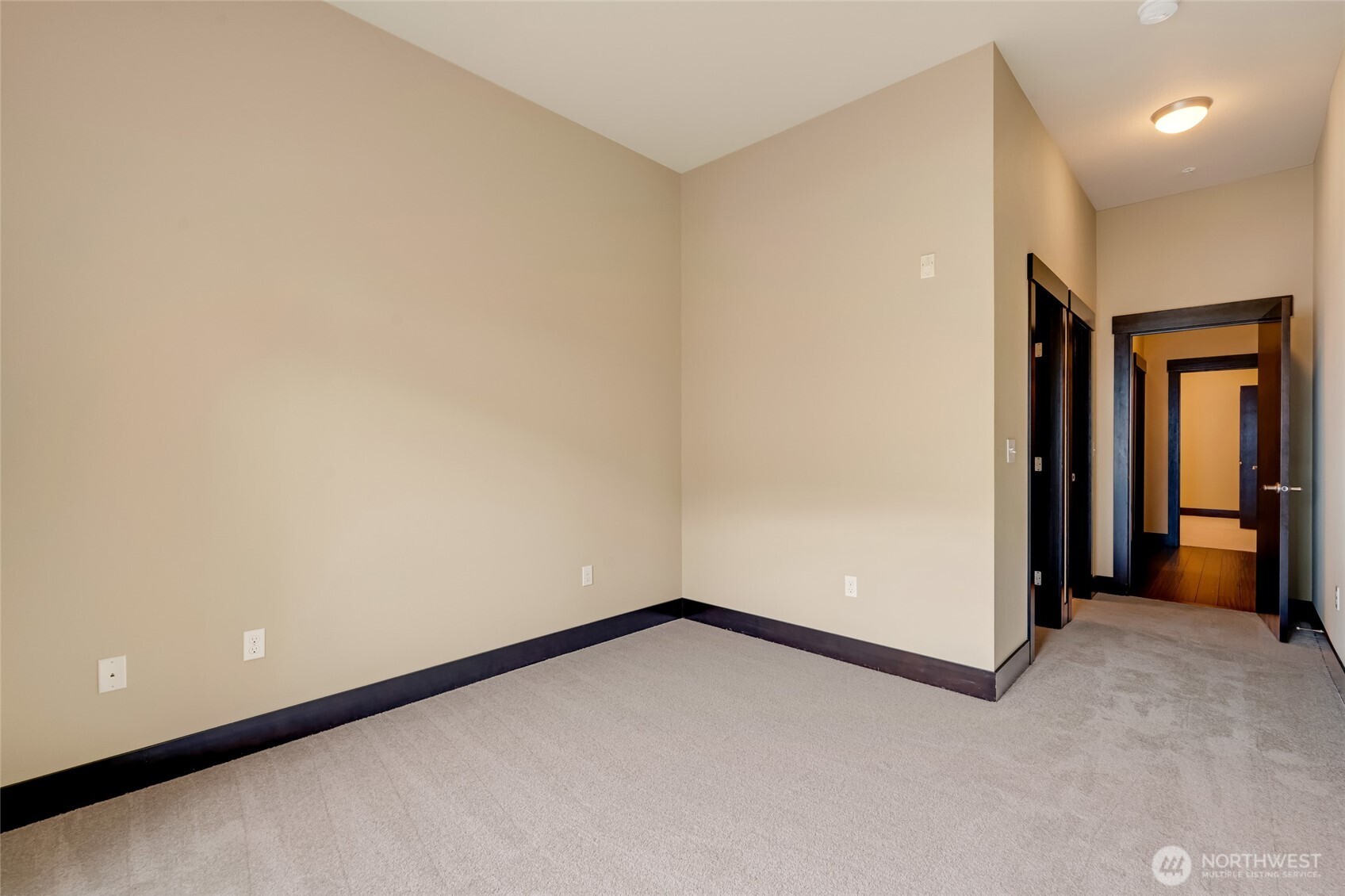 4020 Ne 3rd Place B Property Photo 25