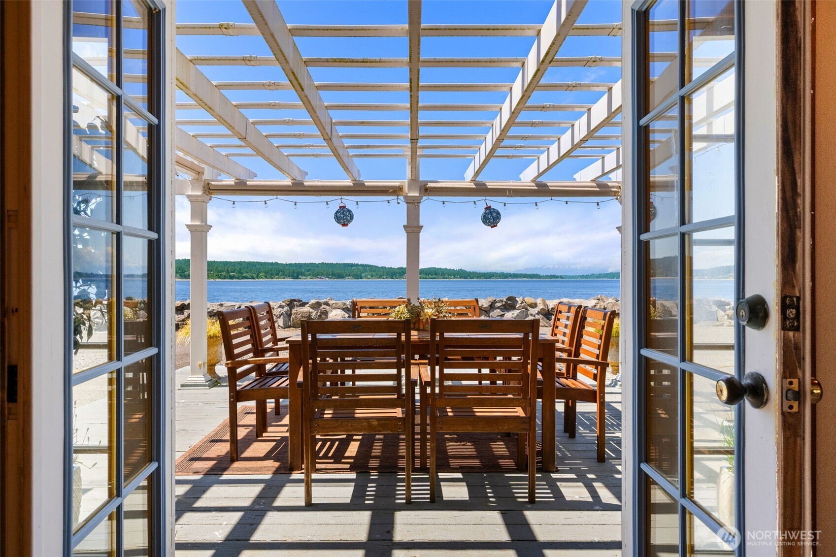 2423 Day Island Boulevard Property Photo 1