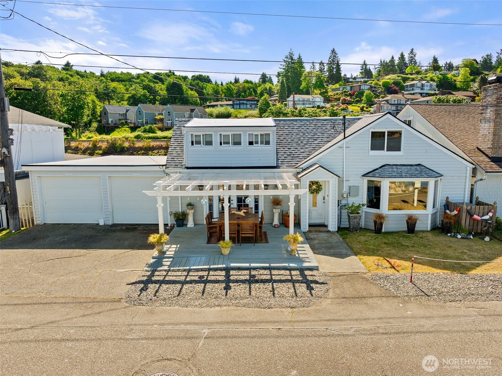2423 Day Island Boulevard Property Photo 3