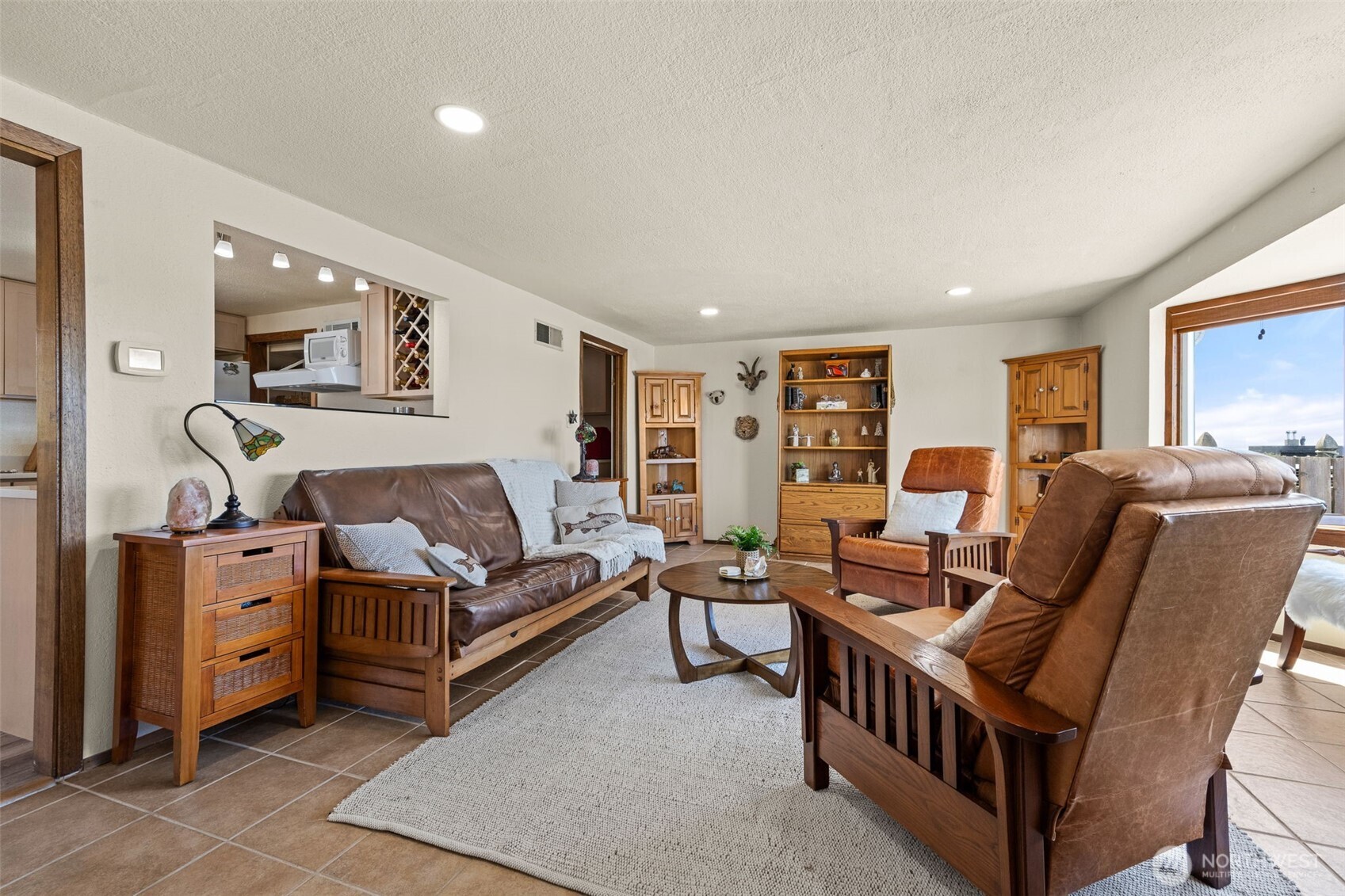 2423 Day Island Boulevard Property Photo 8