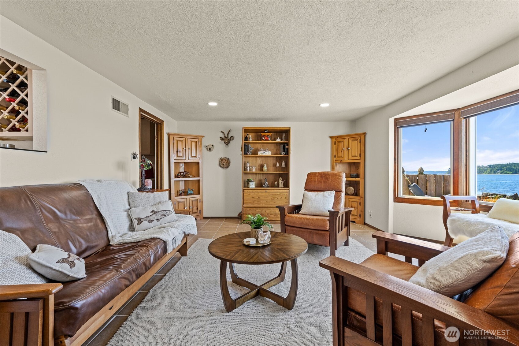 2423 Day Island Boulevard Property Photo 9