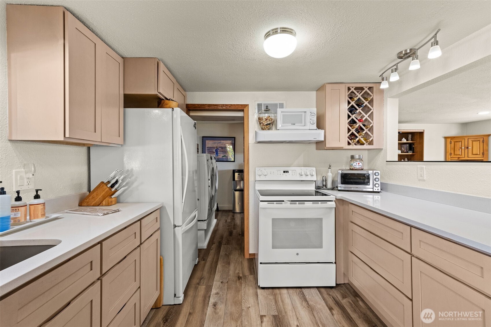 2423 Day Island Boulevard Property Photo 18