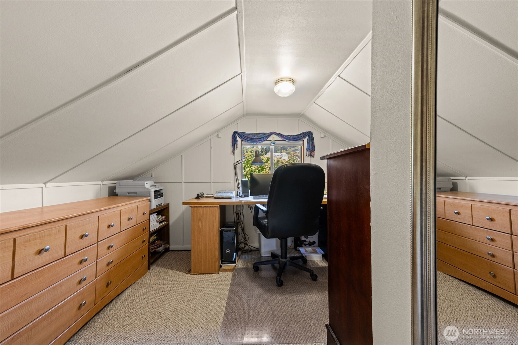 2423 Day Island Boulevard Property Photo 36