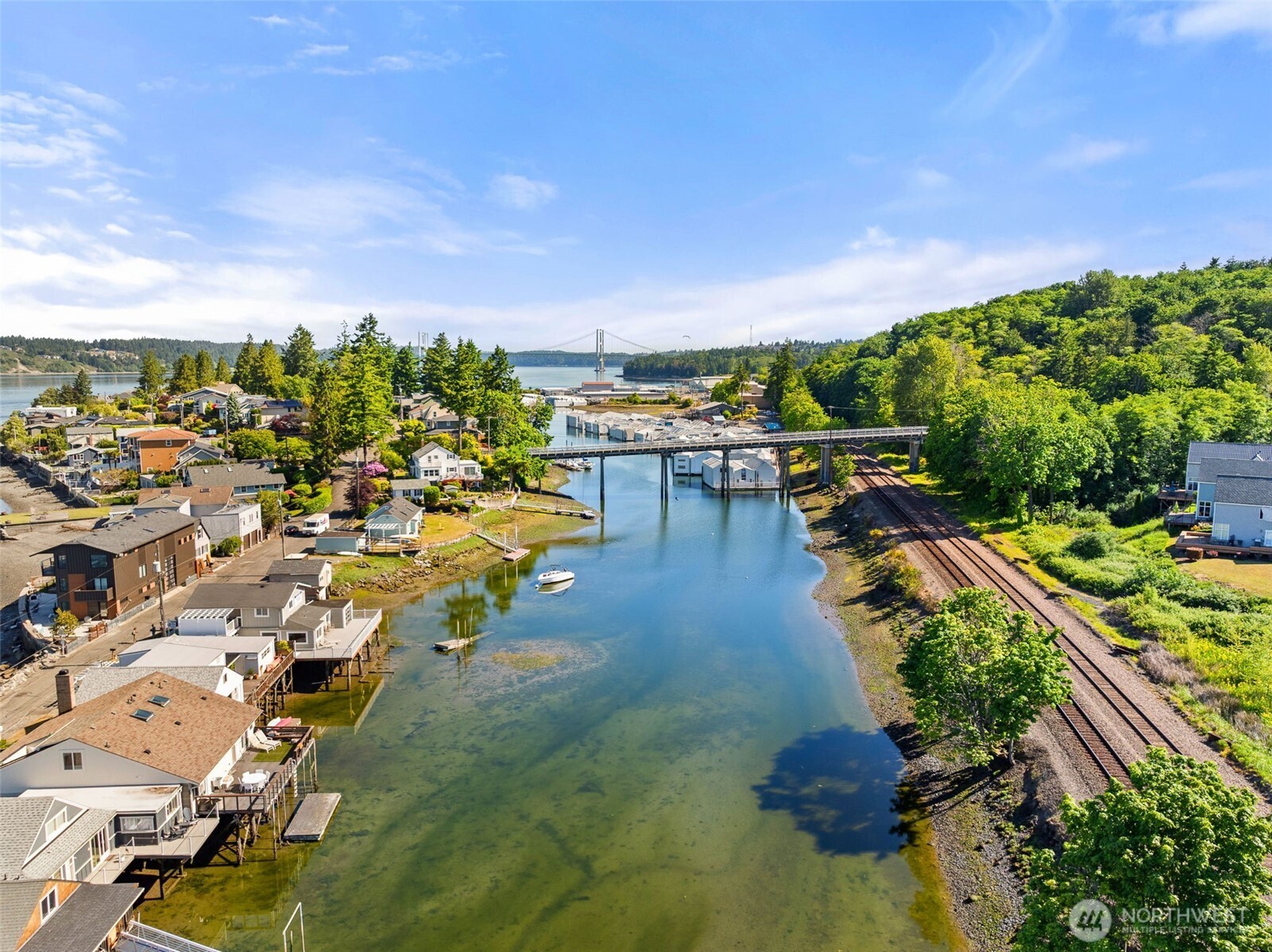 2423 Day Island Boulevard Property Photo 39
