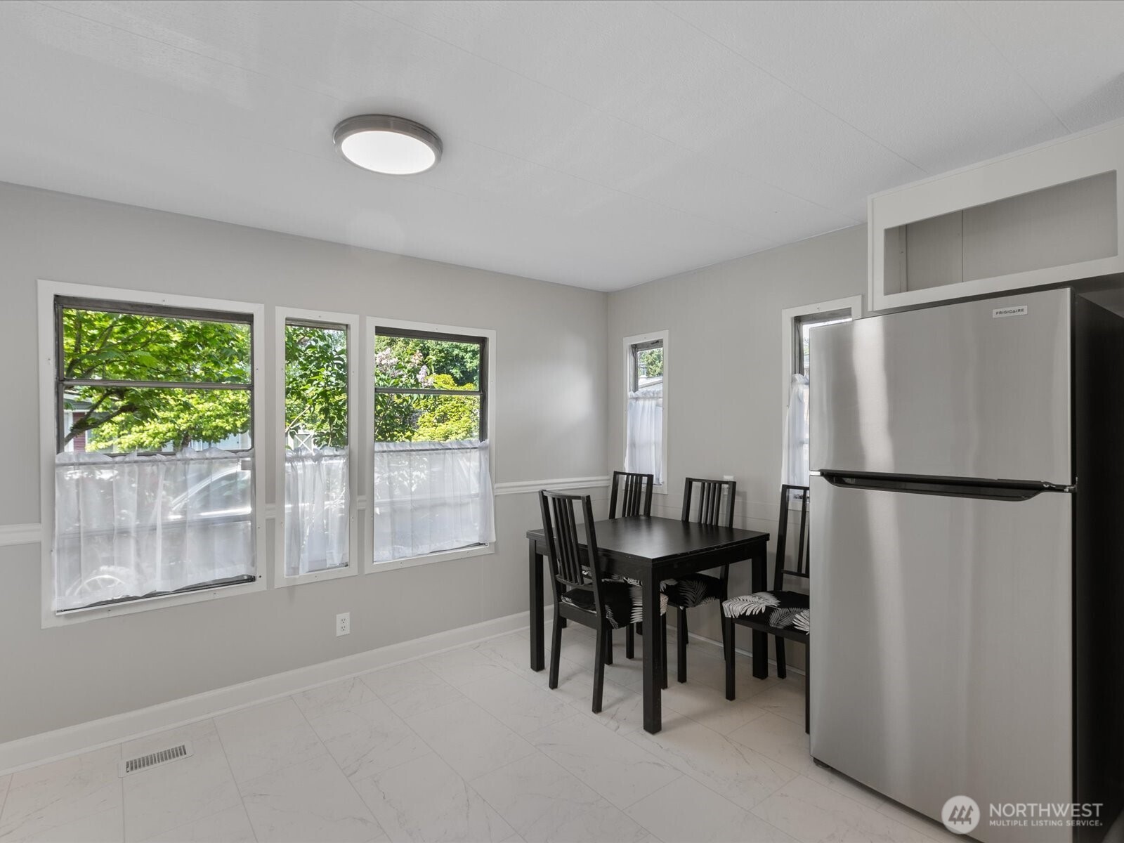 415 Lake View Road E20 Property Photo 5