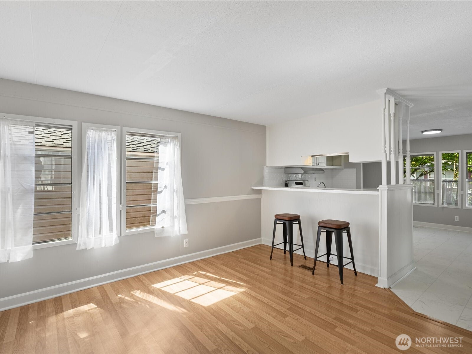 415 Lake View Road E20 Property Photo 8