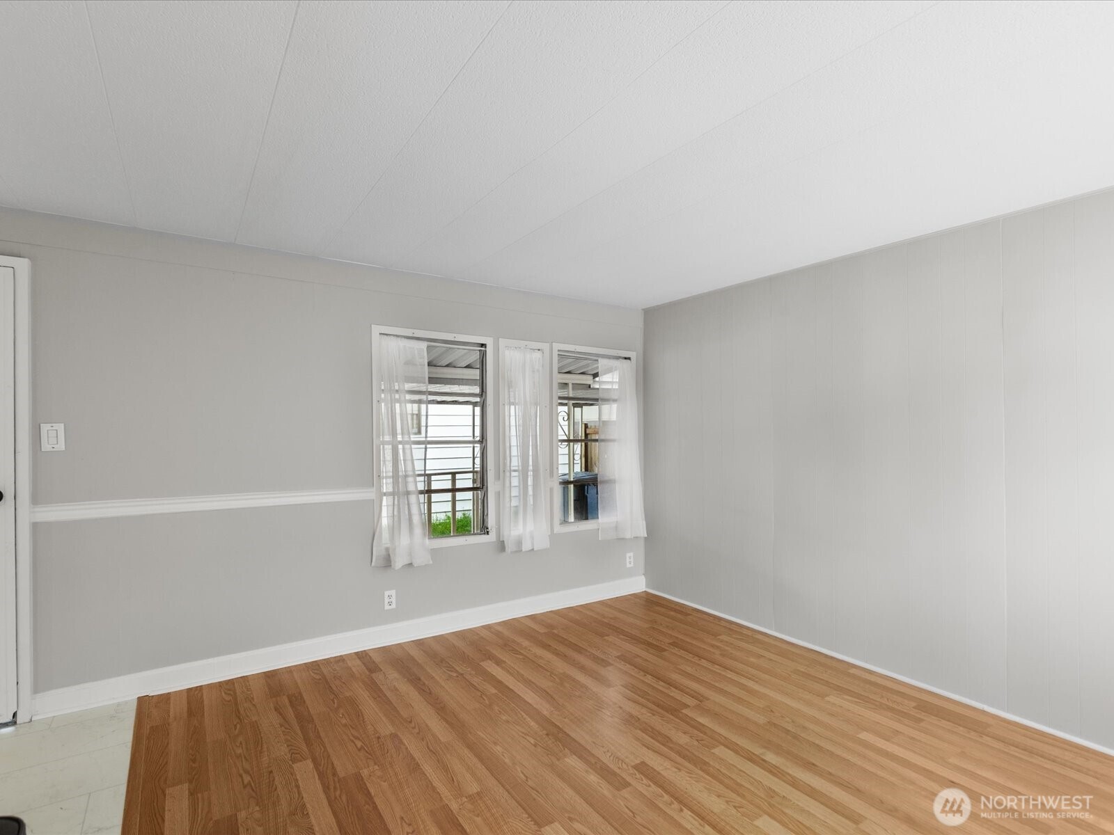 415 Lake View Road E20 Property Photo 9