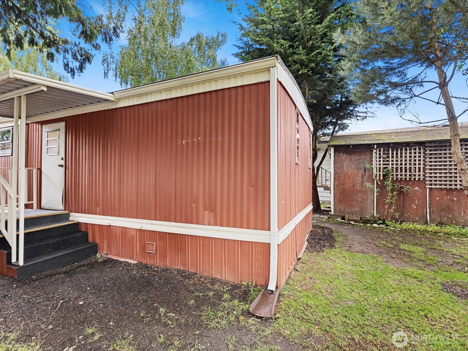 415 Lake View Road E20 Property Photo 21