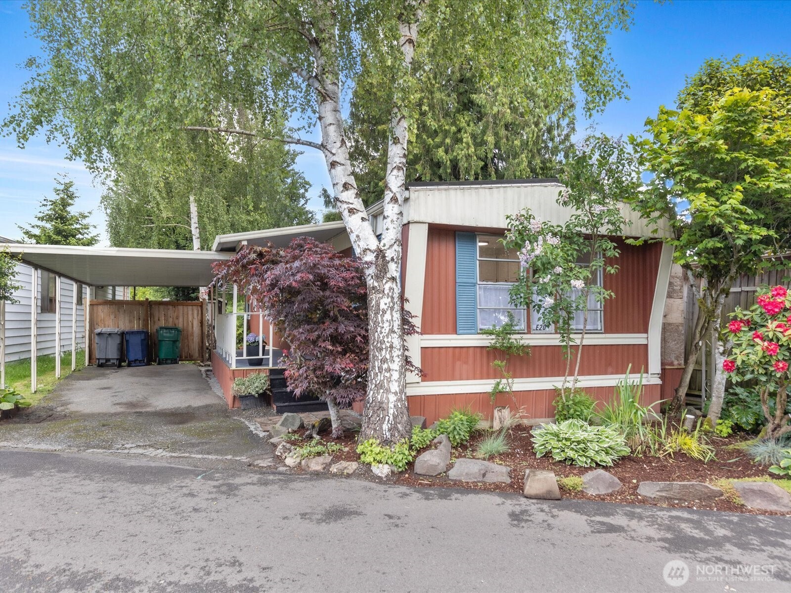 415 Lake View Road E20 Property Photo 25