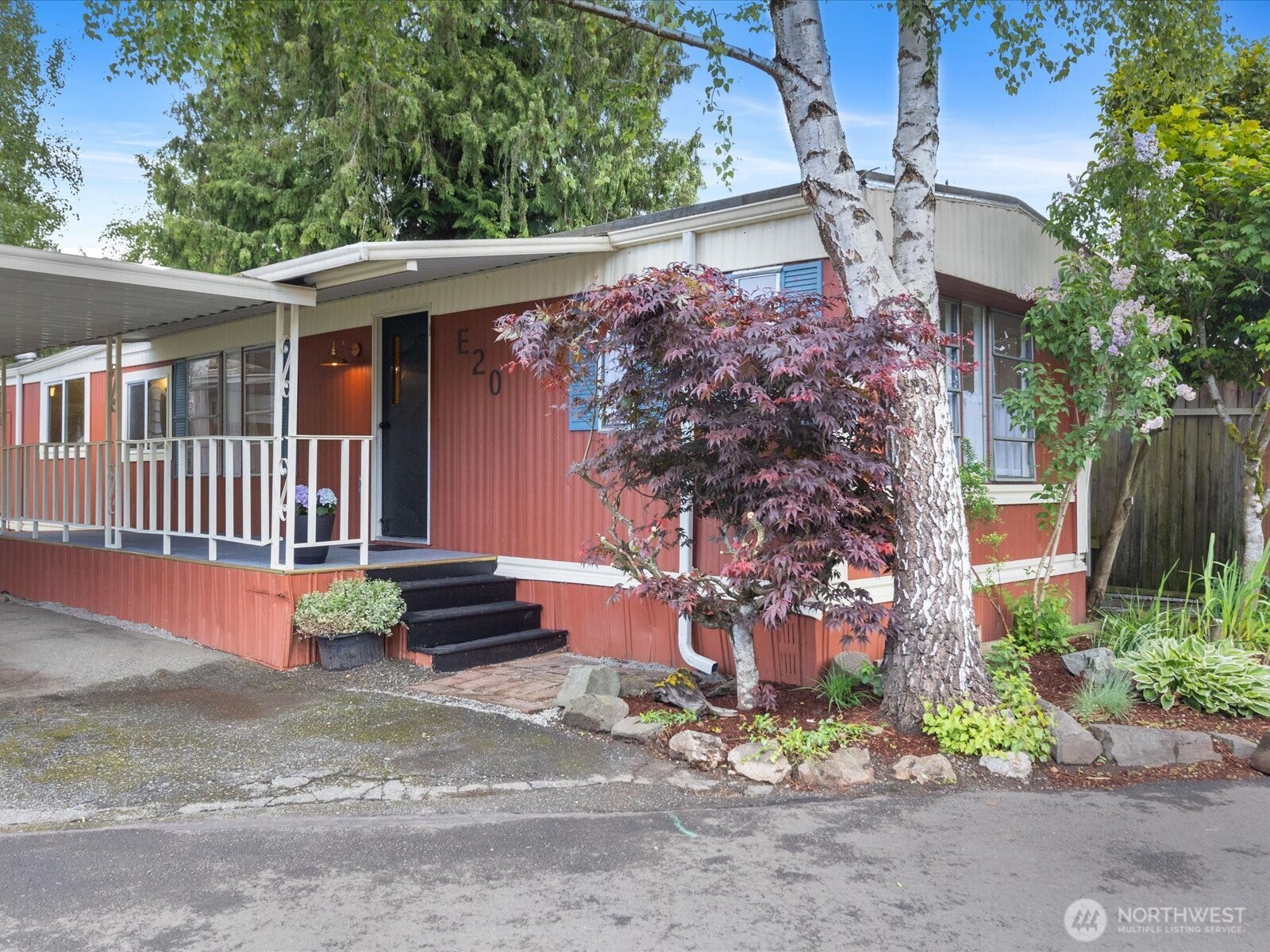 415 Lake View Road E20 Property Photo 29