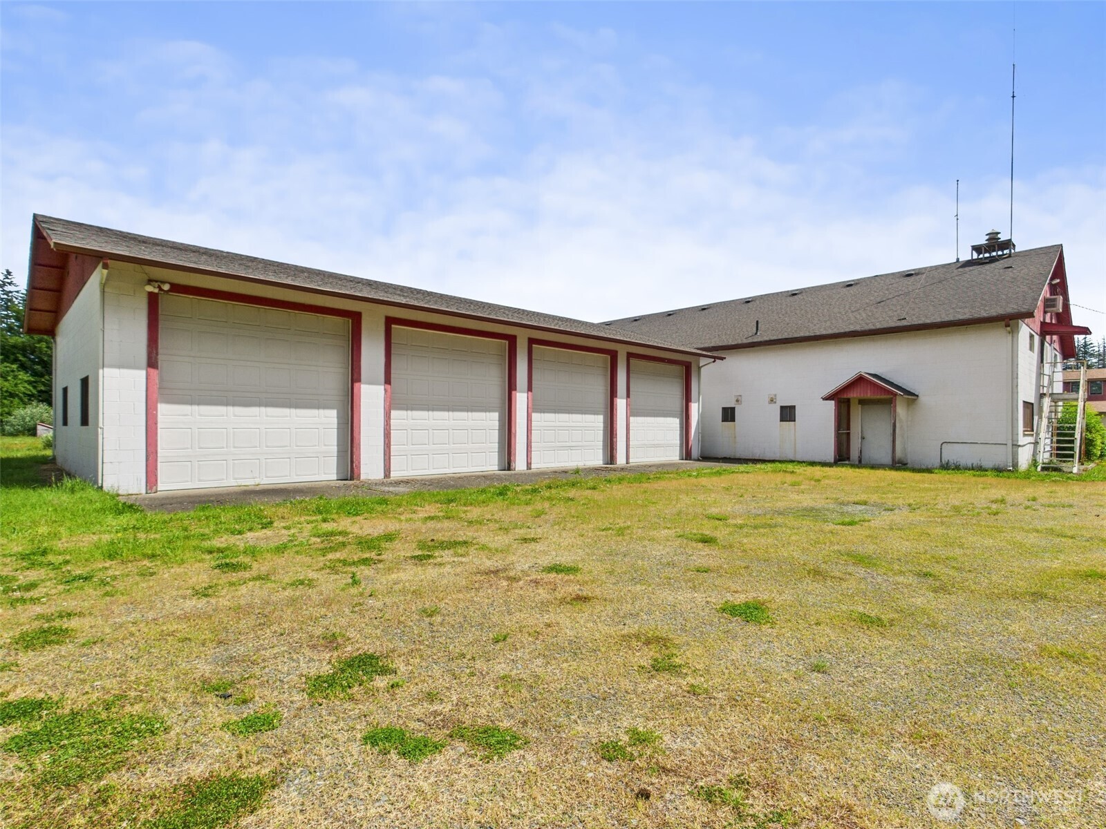 20411 Old Highway 99 Property Photo 10