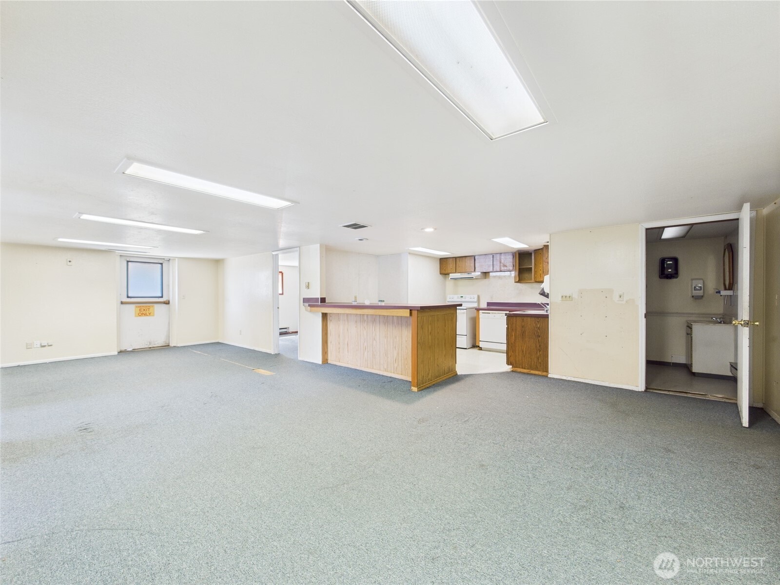 20411 Old Highway 99 Property Photo 15