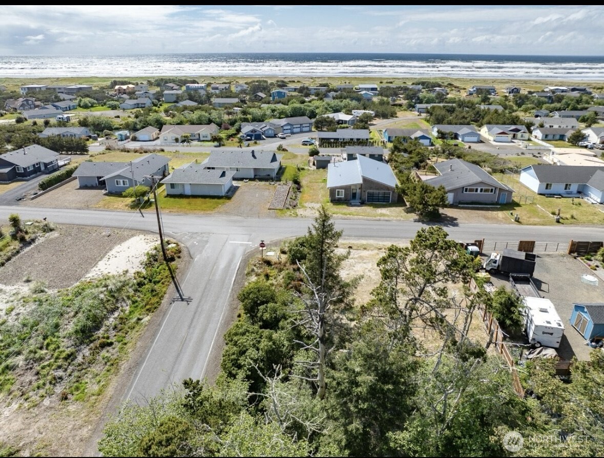 32202 J Place Property Photo 1