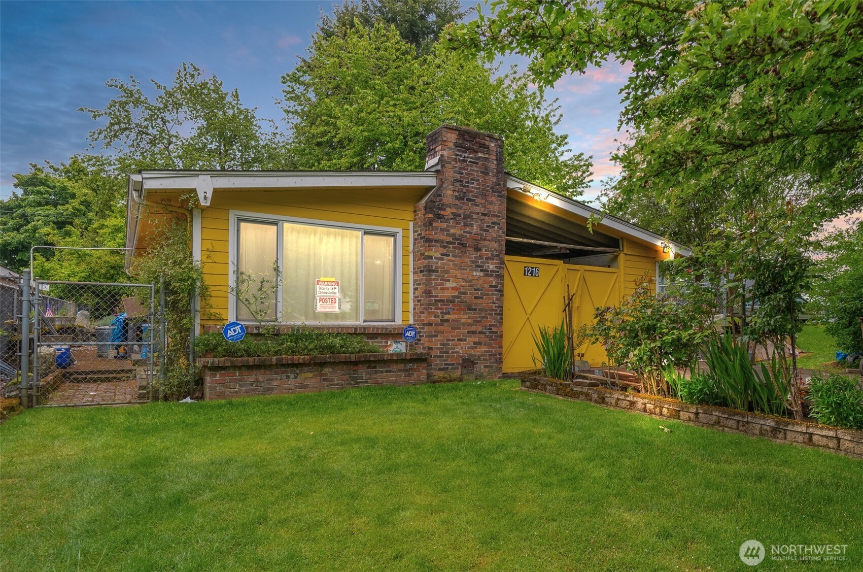 1216 E 70th Street Property Photo 1